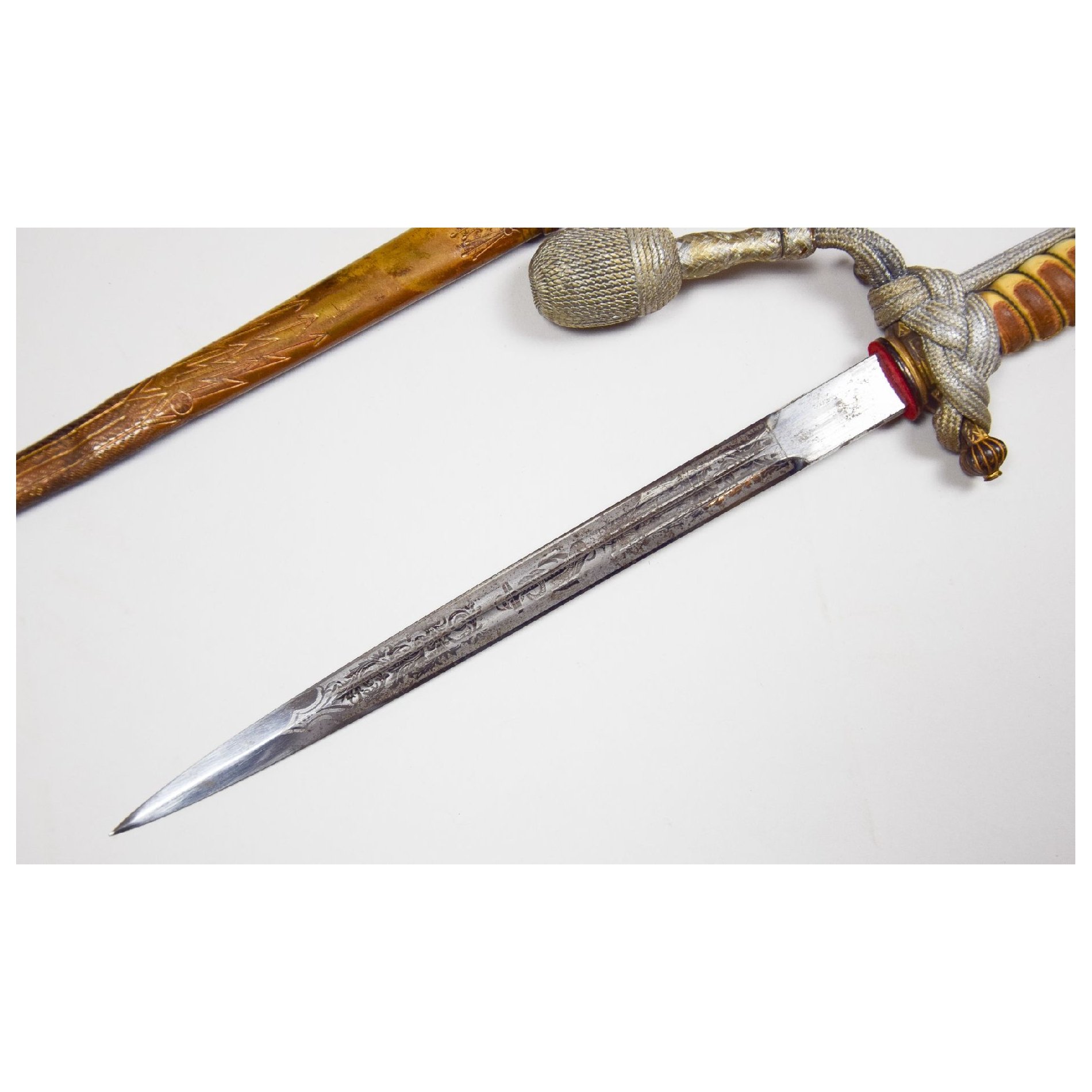 Kriegsmarine U-561 unberührter Nachlass mit Schirmmütze, Stoffeffekten, Briefen und Koffer — image 37