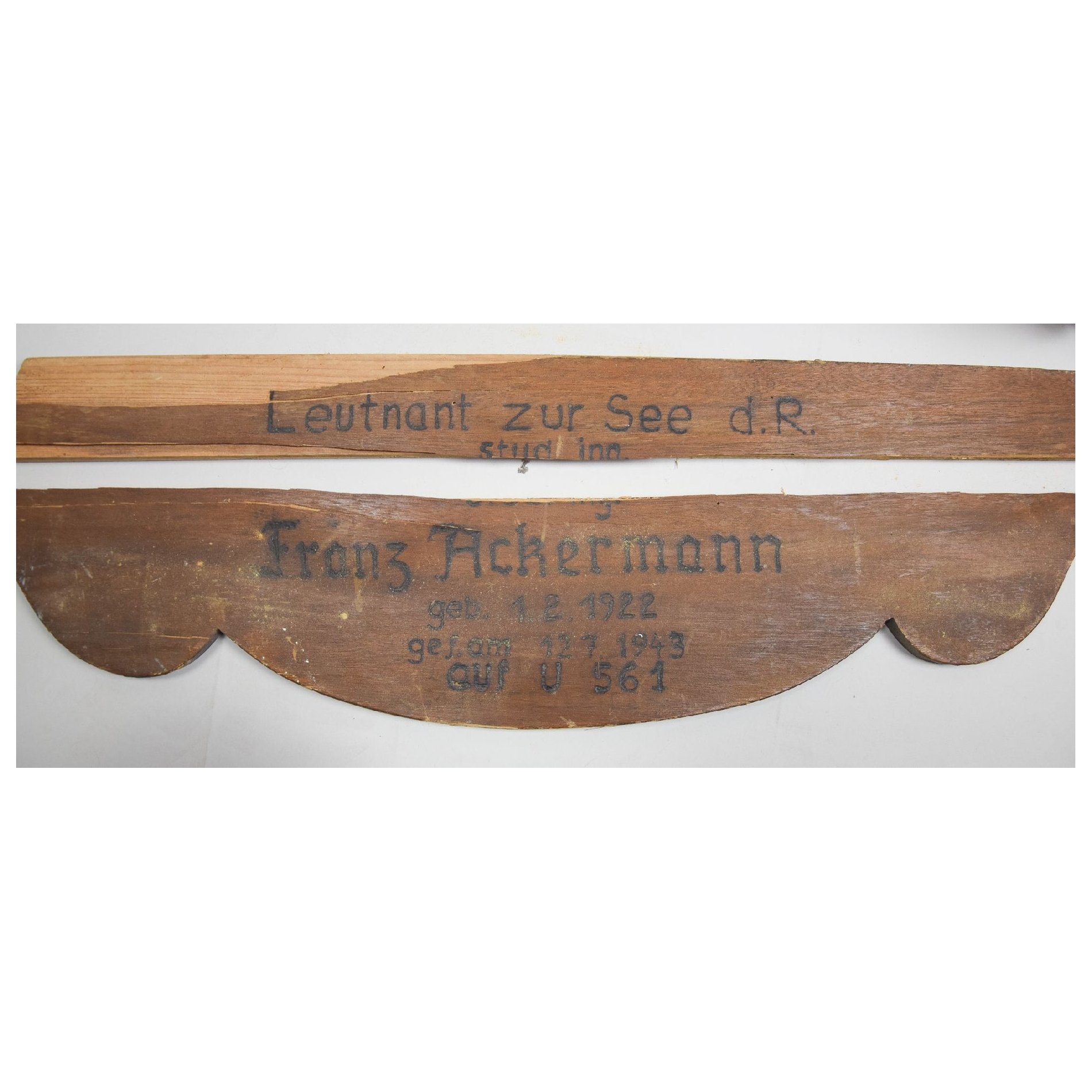 Kriegsmarine U-561 unberührter Nachlass mit Schirmmütze, Stoffeffekten, Briefen und Koffer — image 38