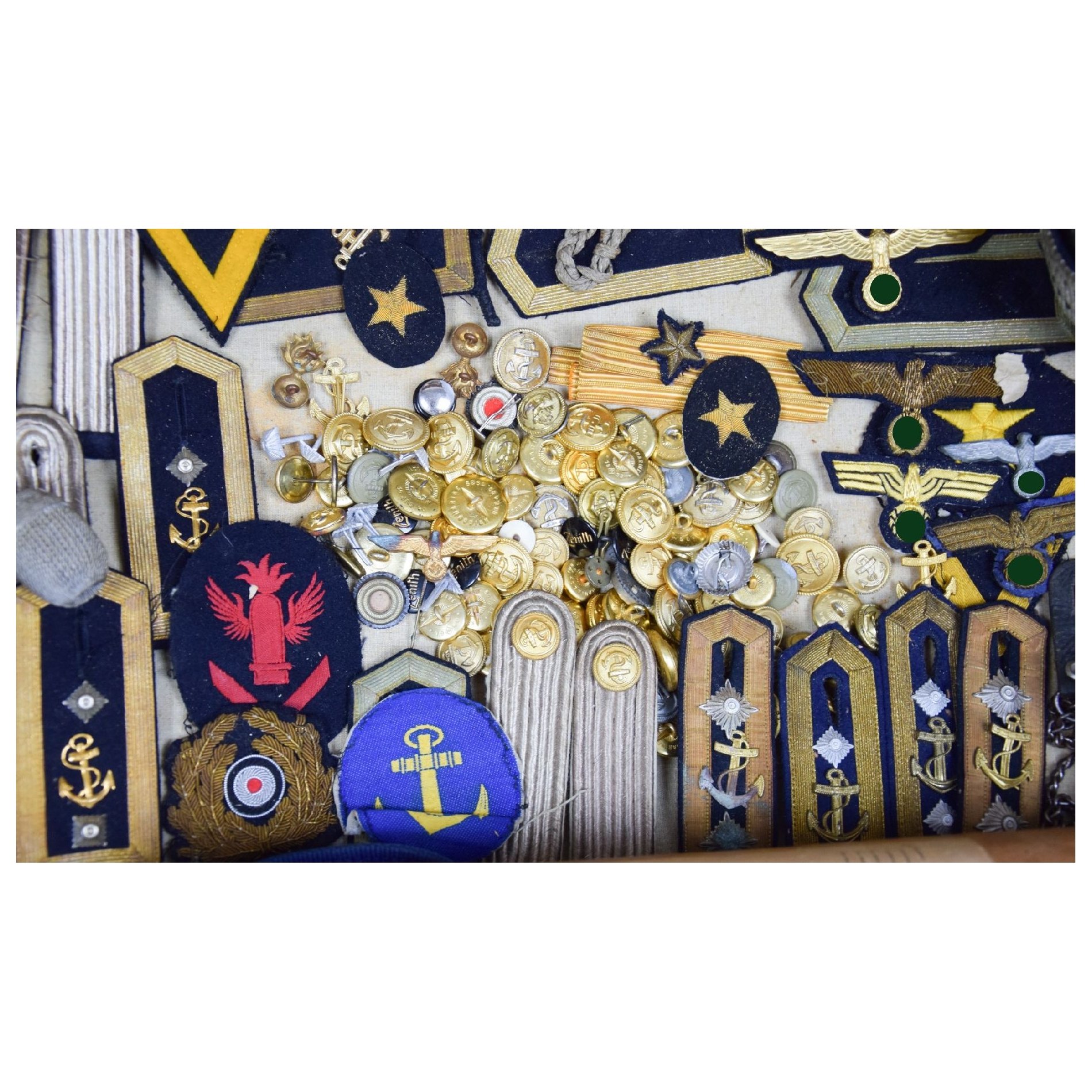 Kriegsmarine U-561 unberührter Nachlass mit Schirmmütze, Stoffeffekten, Briefen und Koffer — image 8