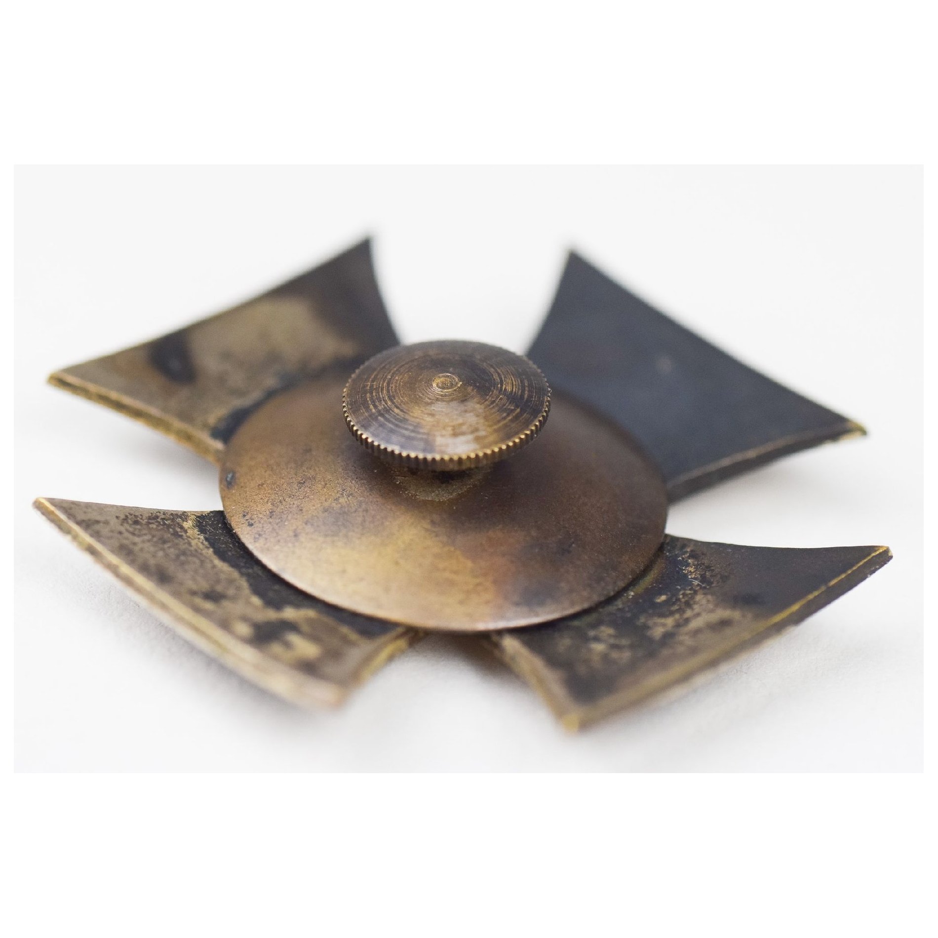 Eisernes Kreuz 1.Klasse 1914 an Schraubscheibe Herst. Juncker einteilig und unmagnetisch, extrem selten! — image 3