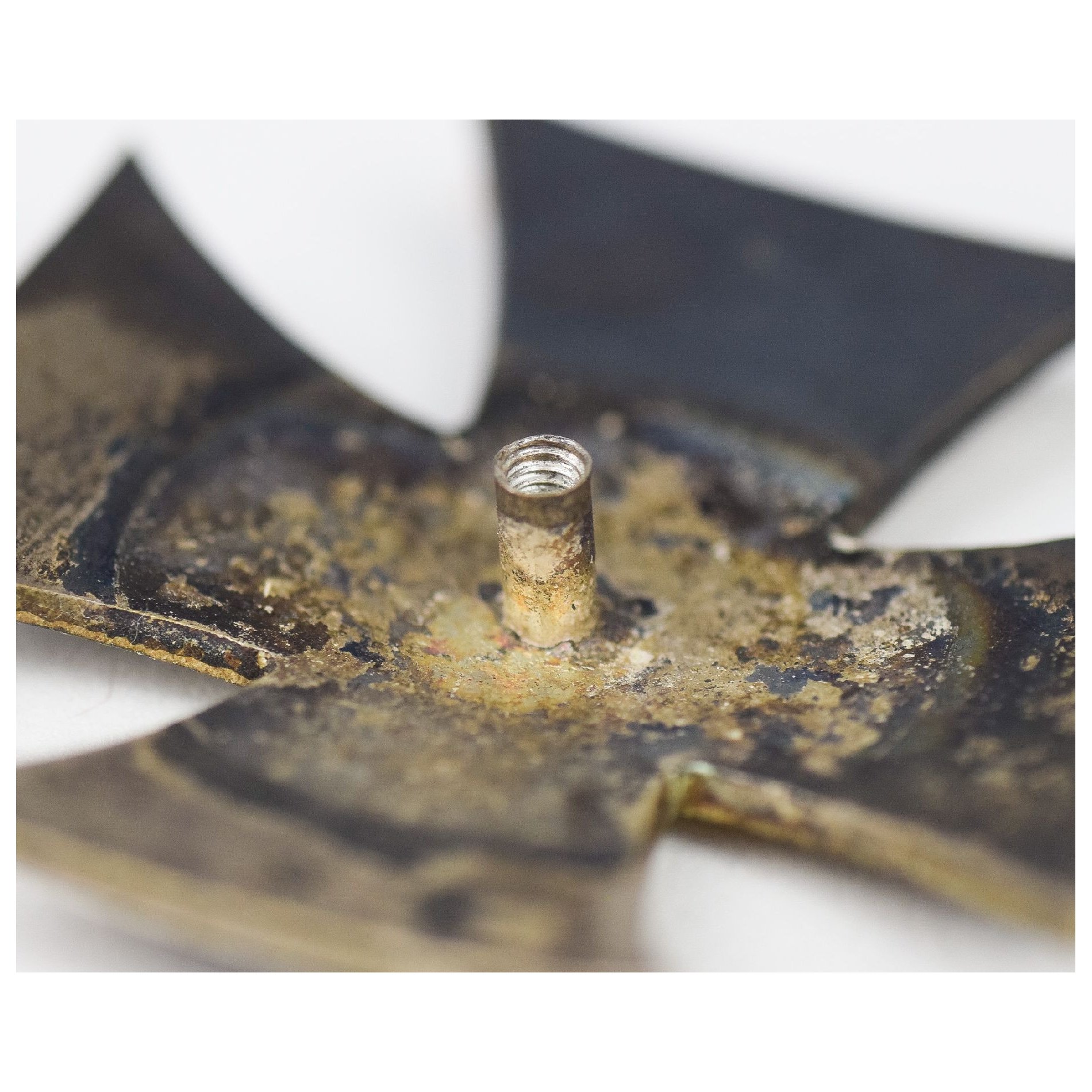 Eisernes Kreuz 1.Klasse 1914 an Schraubscheibe Herst. Juncker einteilig und unmagnetisch, extrem selten! — image 6