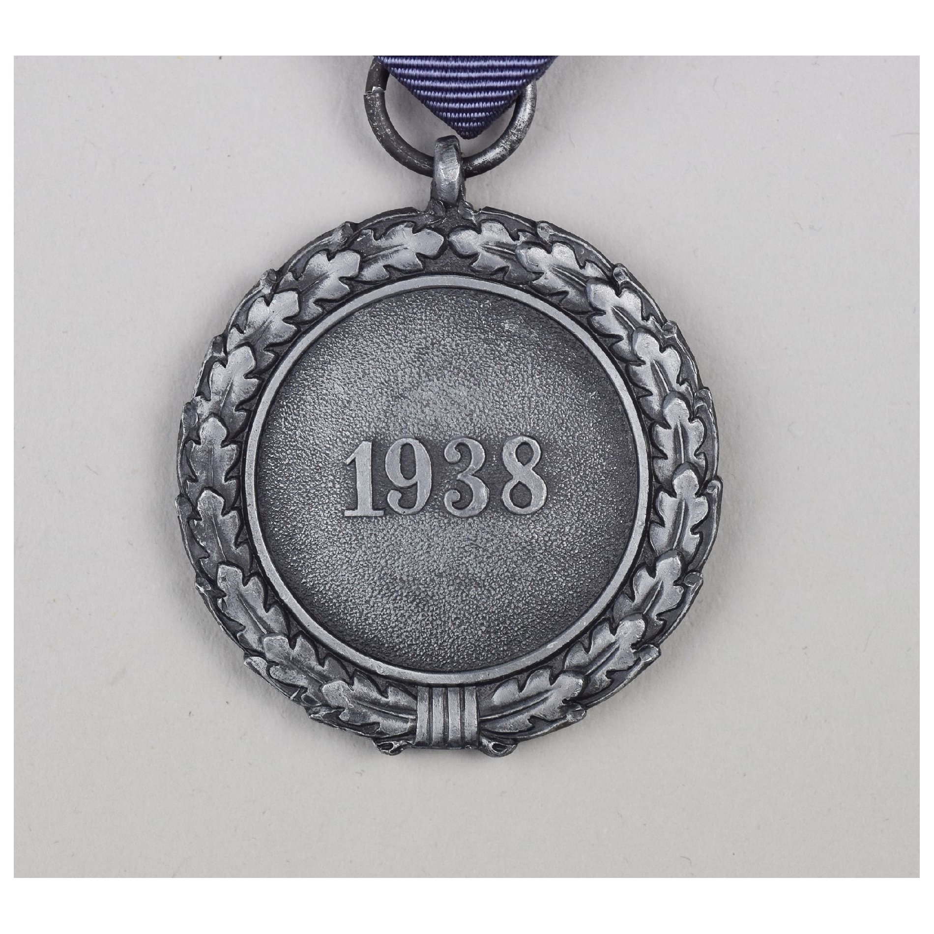 Luftschutz Ehrenzeichen 2.Stufe im Etui Zustand 1 — image 3