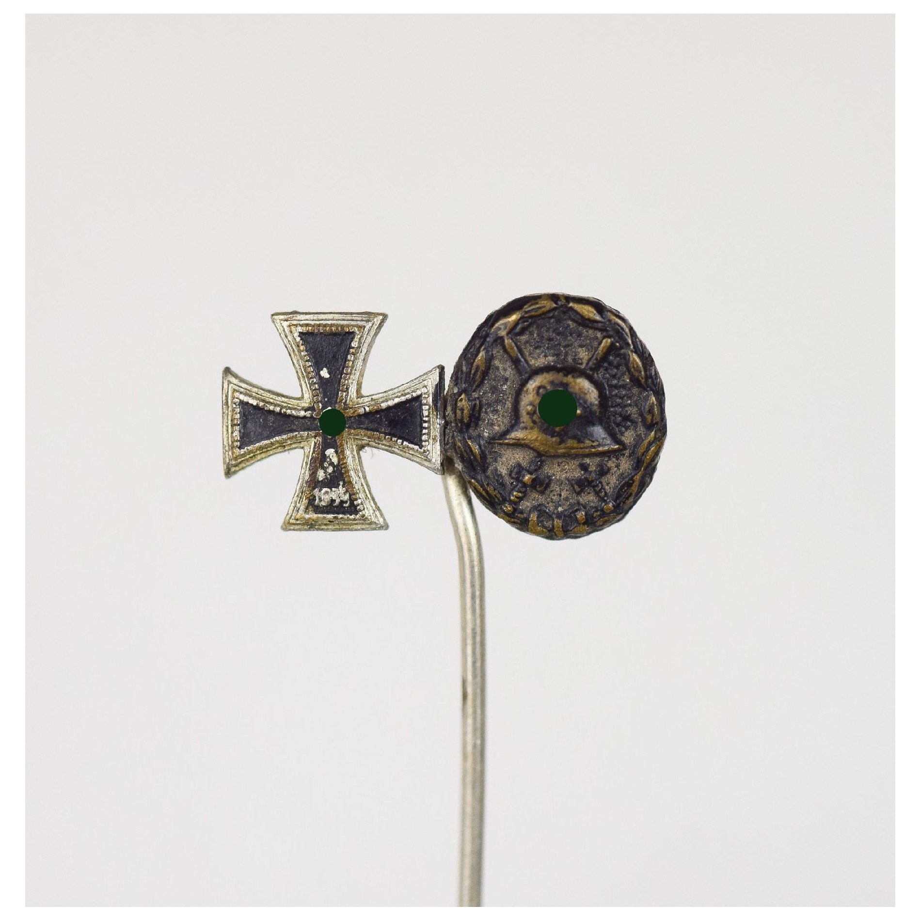 2er Miniatur Eiserne Kreuz 2.Klasse 1939 und Verwundetenabzeichen 1.Form Legion Condor — image 3