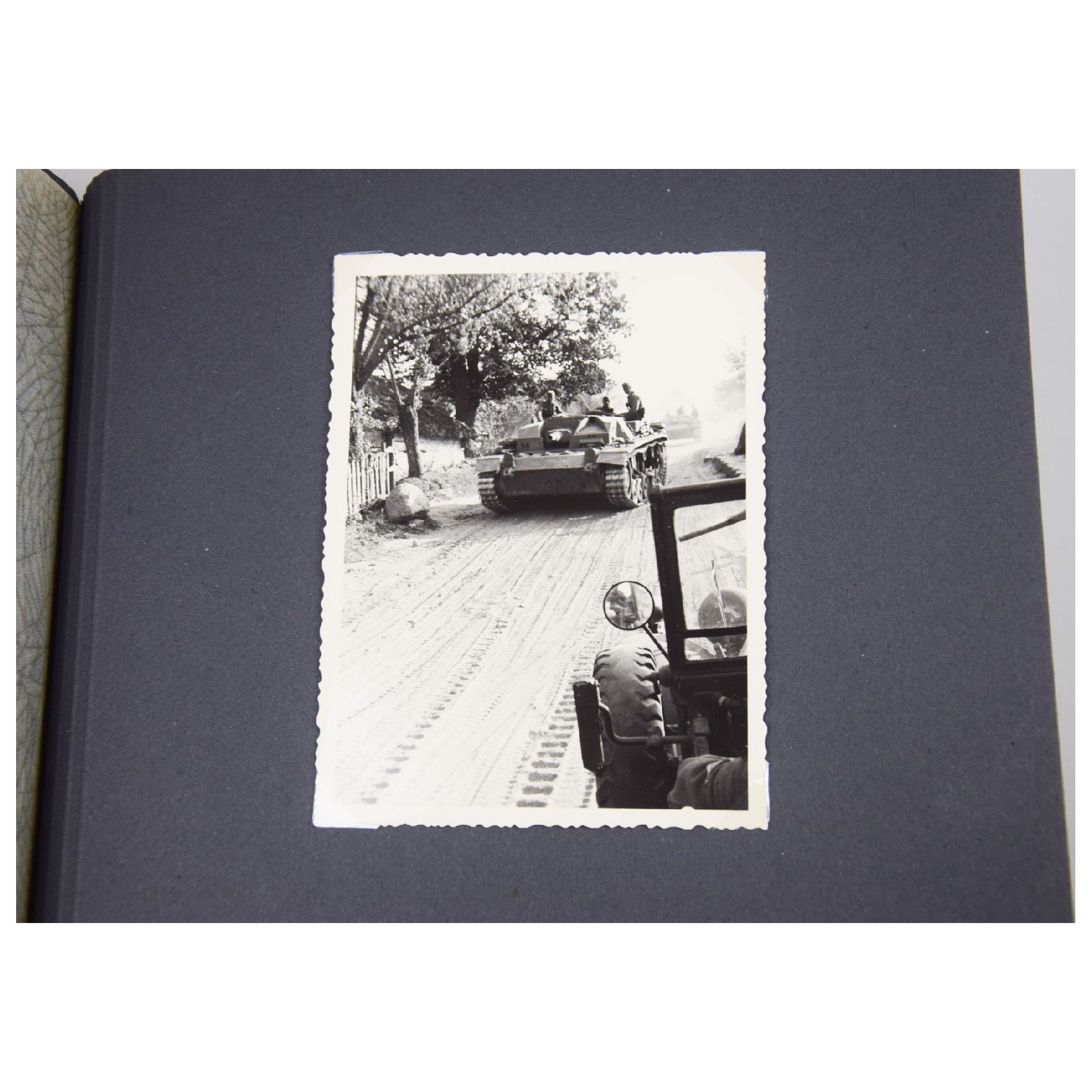 Frühes Panzer Fotoalbum Westfeldzug mit vielen Panzer Fotos — image 13
