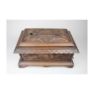 Große Patriotische Holztruhe 1.& 2.Weltkrieg mit Verzierungen