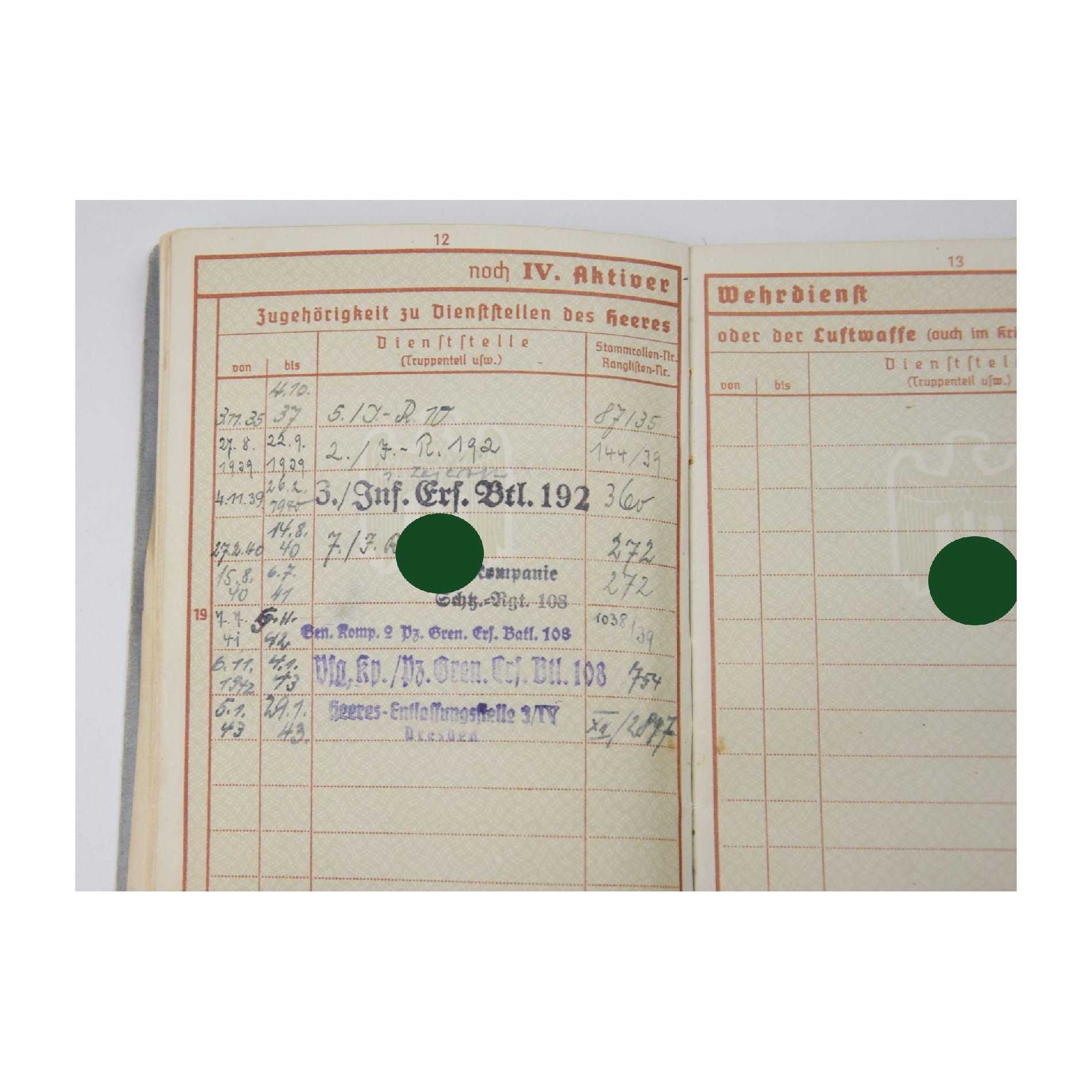 Wehrpass eines Obergefreiten Panzersoldat der Wehrmacht verliehenes PKA in Silber etc. — image 4