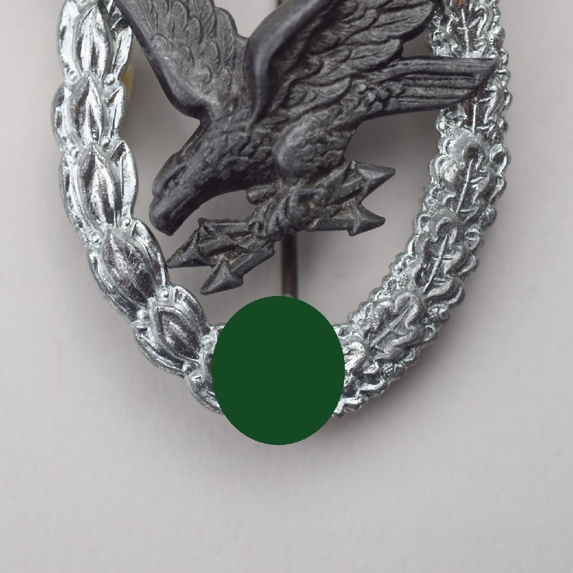 Luftwaffe Fliegerschützenabzeichen mit Blitzbündel B&NL in Mint! — image 2