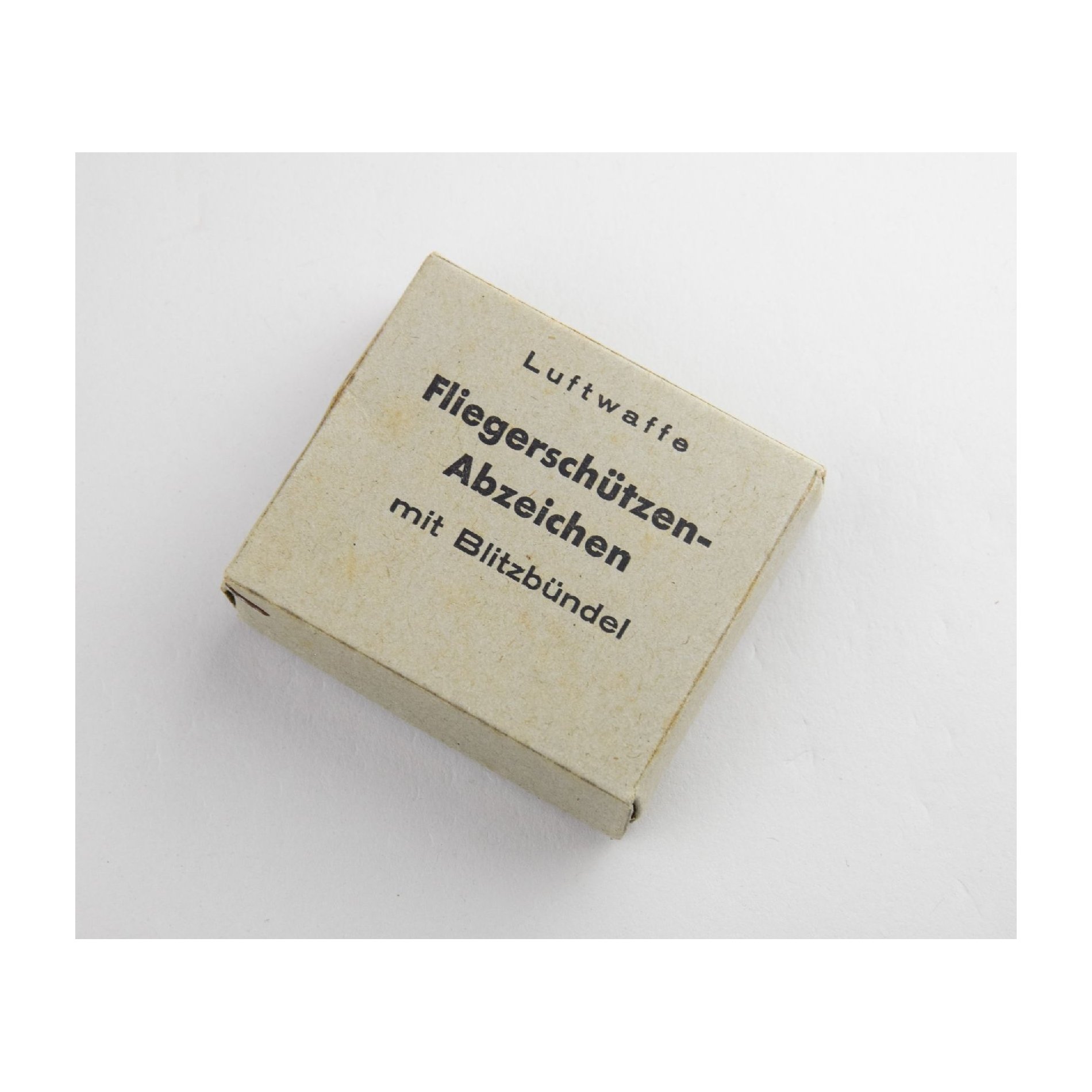 Luftwaffe Schachtel 'Luftwaffe Fliegerschützen-Abzeichen mit Blitzbündel' — image 2