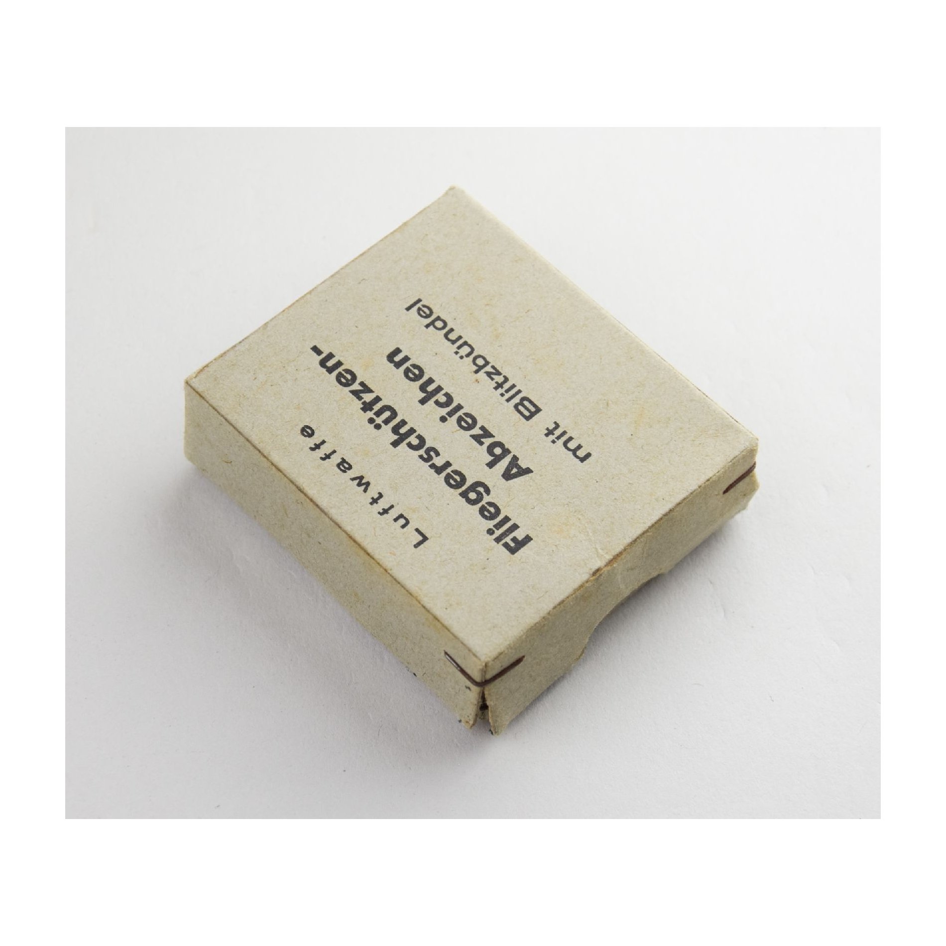 Luftwaffe Schachtel 'Luftwaffe Fliegerschützen-Abzeichen mit Blitzbündel' — image 3