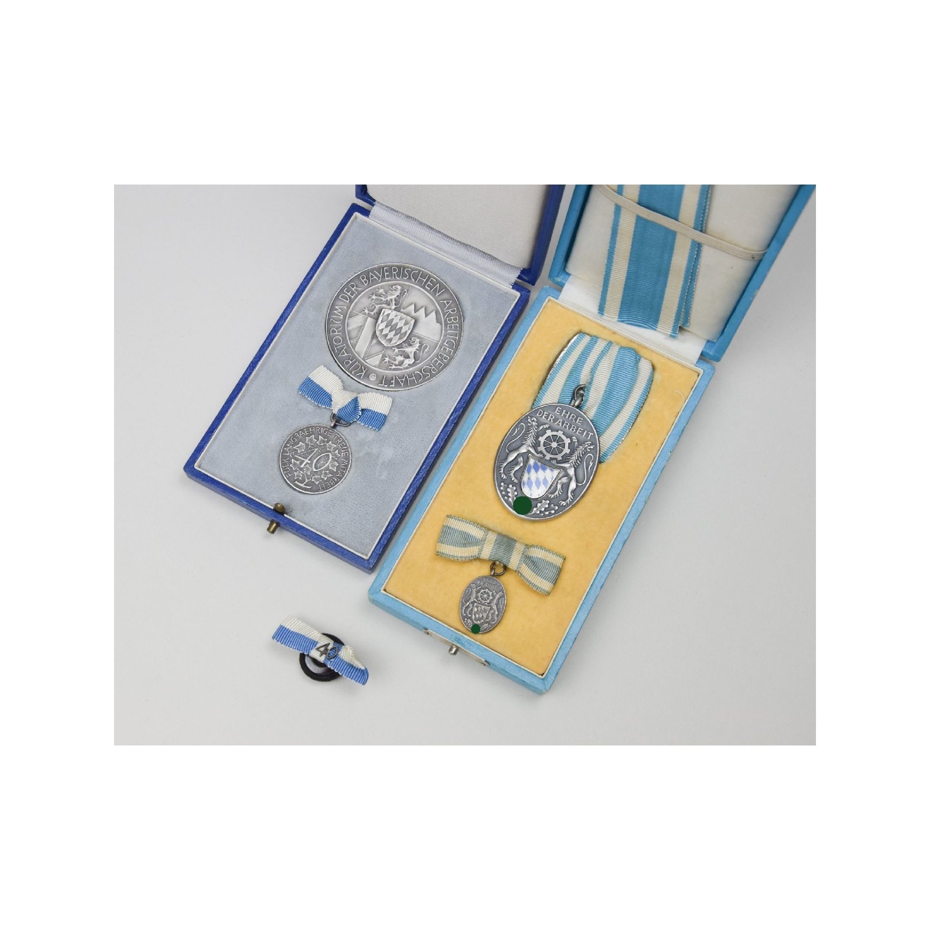 3.Reich Treudienstabzeichen der Bayrischen Industrie im Etui Nachlass — image 2