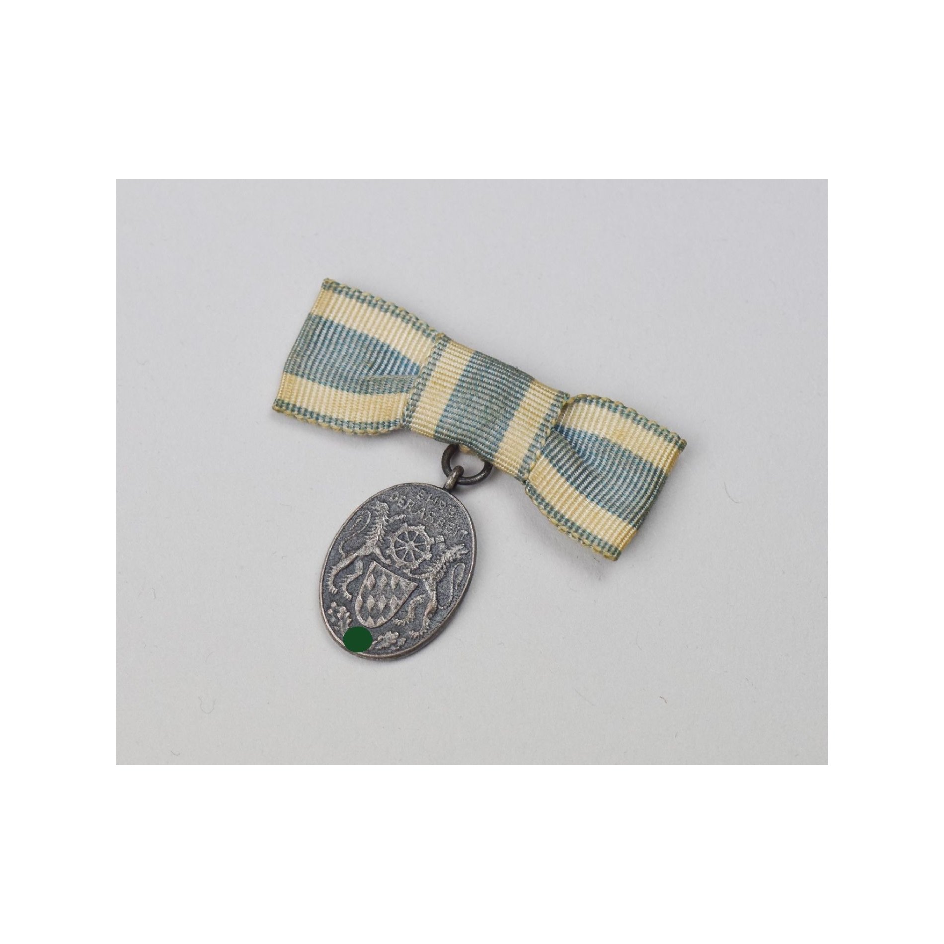 3.Reich Treudienstabzeichen der Bayrischen Industrie im Etui Nachlass — image 5