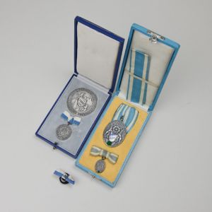 3.Reich Treudienstabzeichen der Bayrischen Industrie im Etui Nachlass