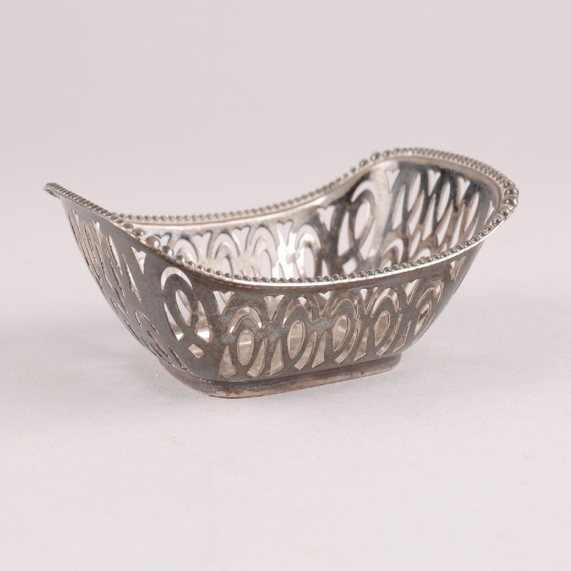 Kleine Silber Schale 'Zur Erinnerung an die Damen des Regiments 98' — image 2