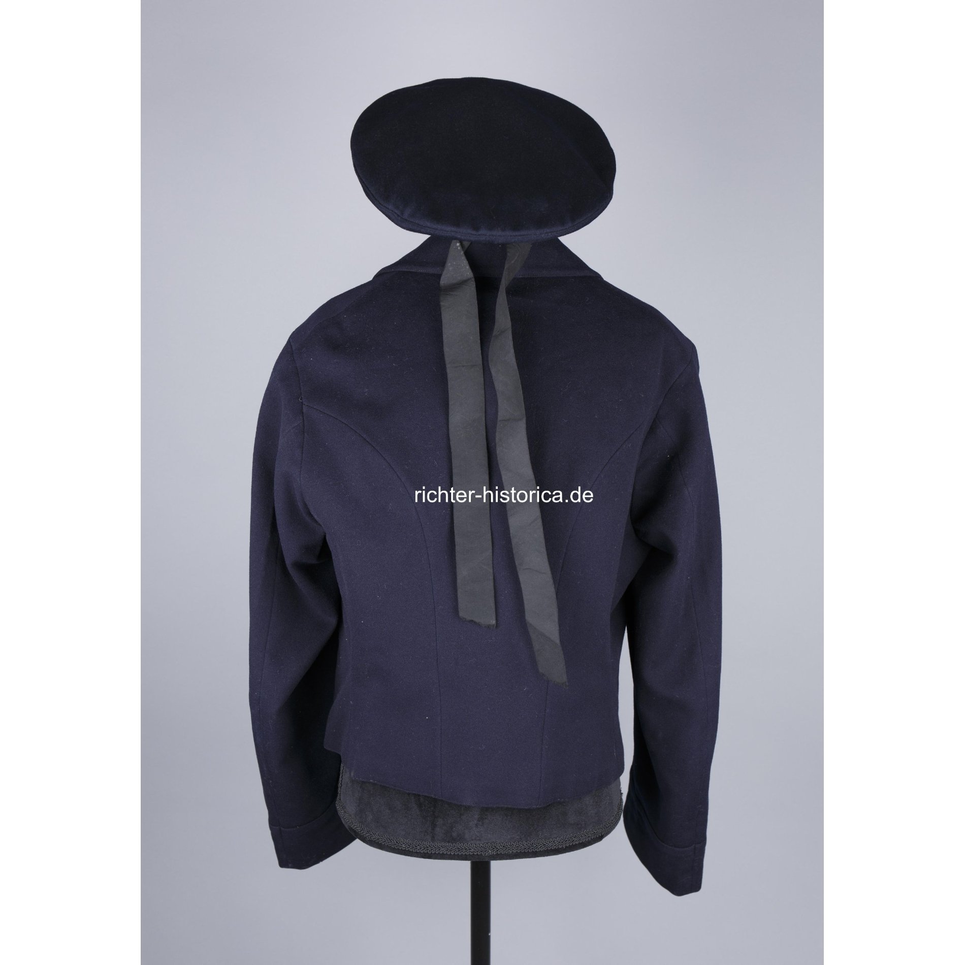 Kriegsmarine Nachlass 'Kreuzer Königsberg' Jacke mit Tellermütze — image 5