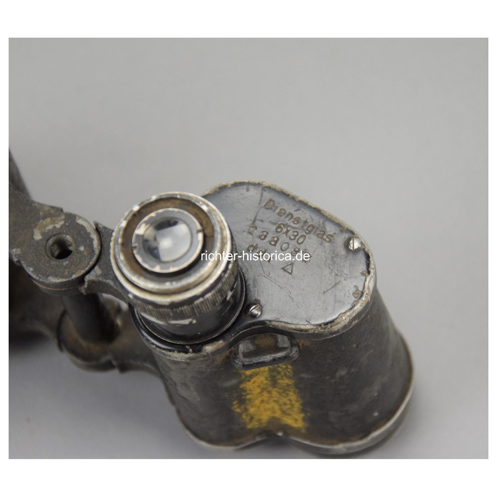 Wehrmacht Dienstglas 6x30 ddx mit Leder Köcher — image 3