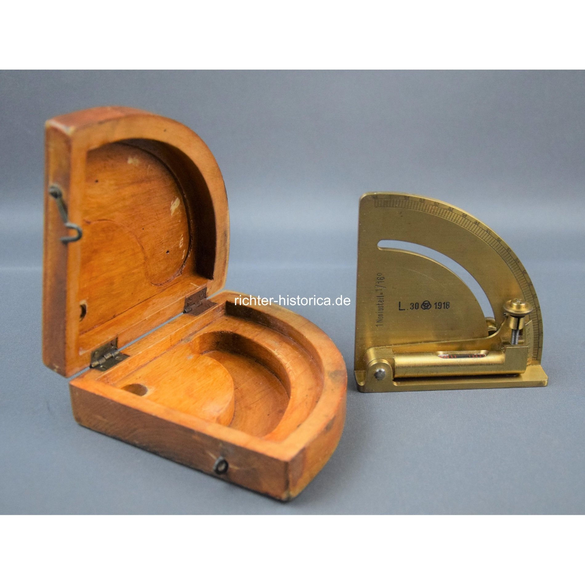 Winkelmesser der Artillerie L.30 1918 — image 3