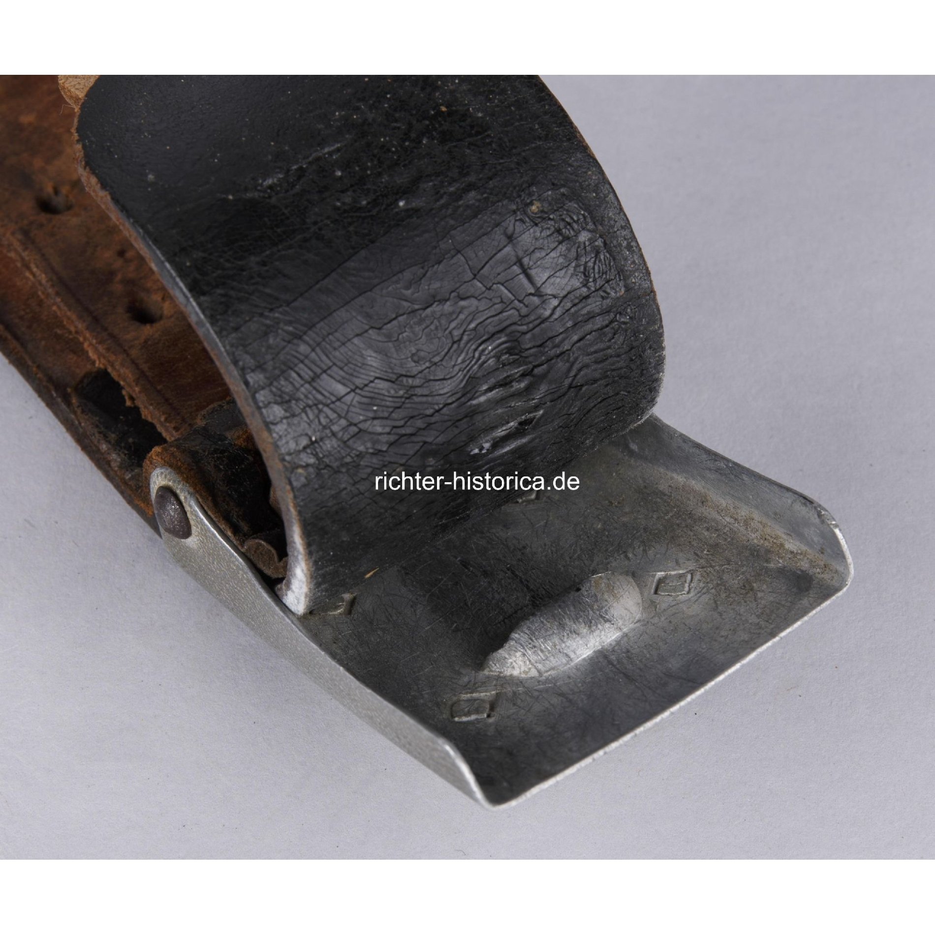 Wehrmacht Heer Koppelschloss mit Koppelriemen '1.Modell - Adlerkopf schaut links' — image 4