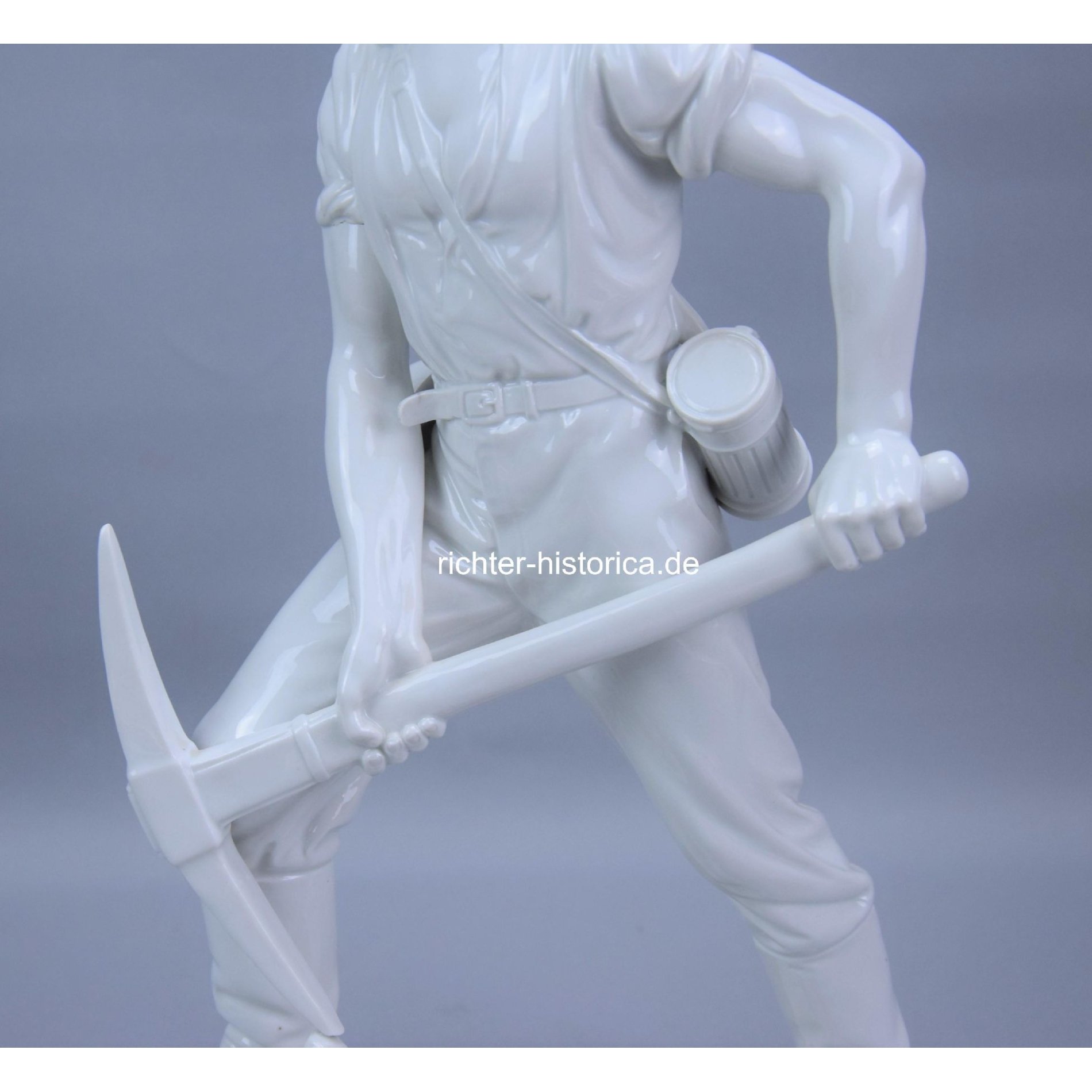 Wehrmacht Große Porzellan Skulptur Deutscher Soldat mit Stahlhelm 1941 RAD Pionier 'Alfred Oppel' — image 2