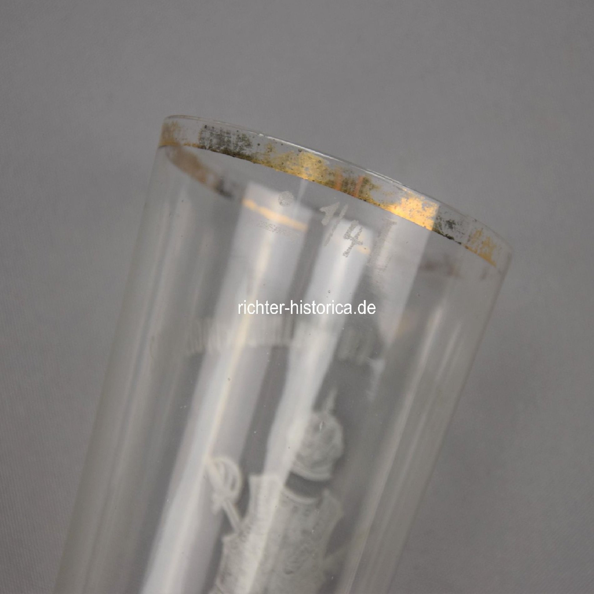 Patriotisches Glas mit Aufschrift 'Zur Erinnerung an den Regimentsappell 1912' Kürassier Regiment v. Driesen West. No4 — image 3