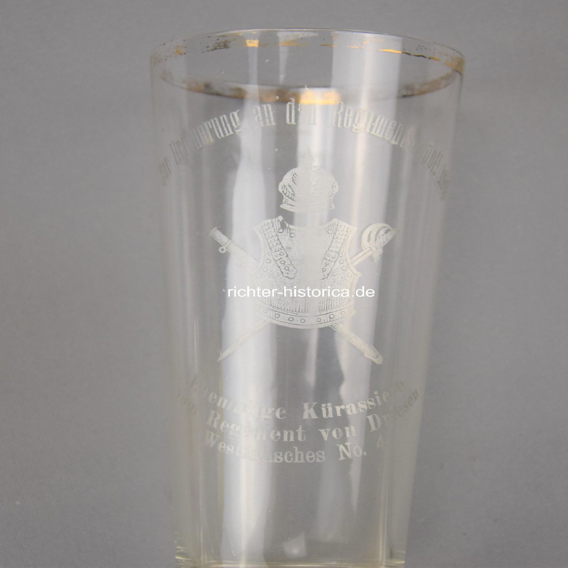 Patriotisches Glas mit Aufschrift 'Zur Erinnerung an den Regimentsappell 1912' Kürassier Regiment v. Driesen West. No4 — image 4