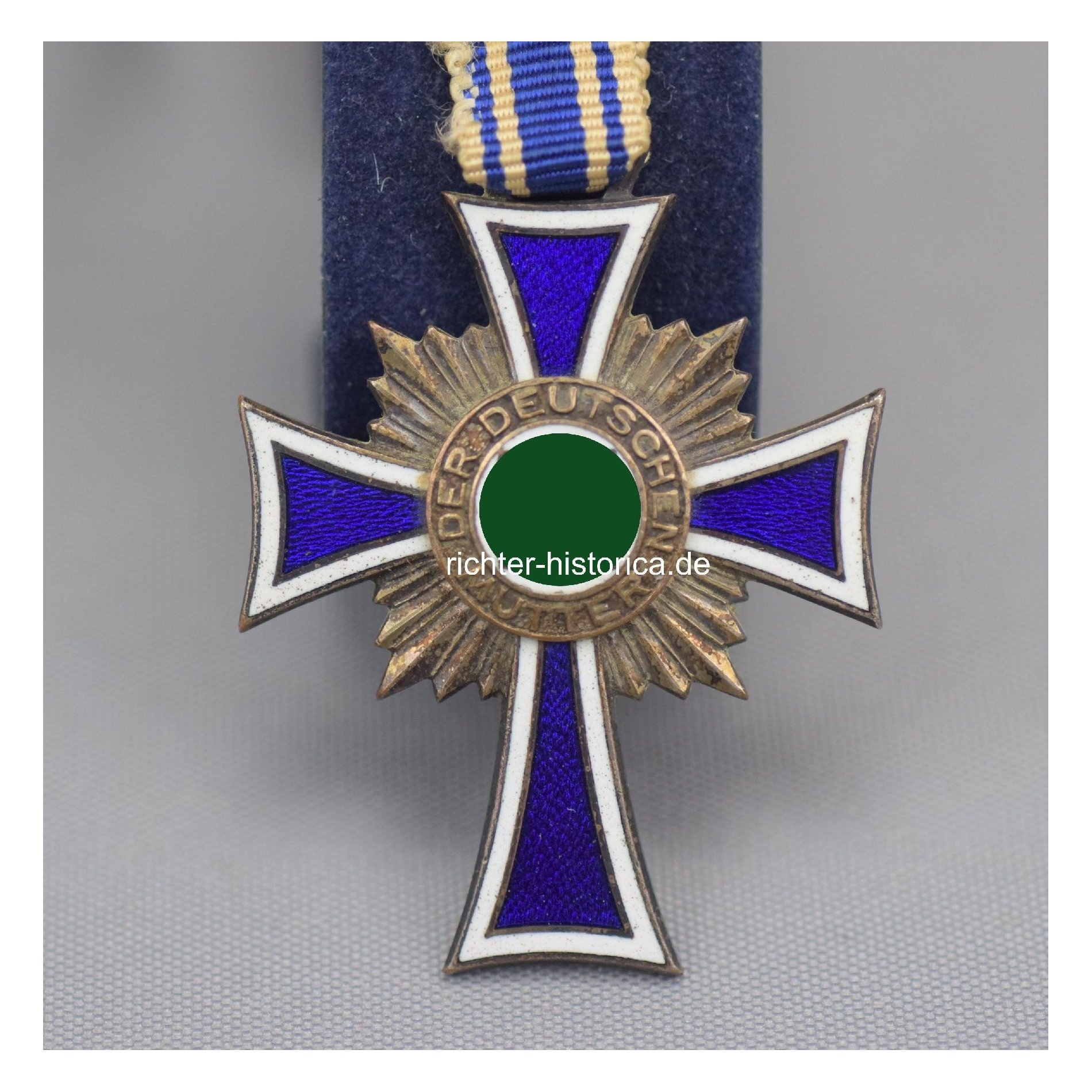 Ehrenkreuz der Deutschen Mutter Silber in Verleihungstüte Gottlieb & Wagner — image 2