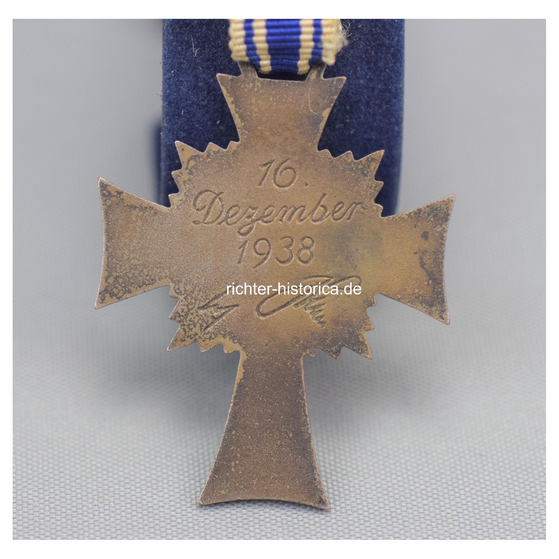 Ehrenkreuz der Deutschen Mutter Silber in Verleihungstüte Gottlieb & Wagner — image 3