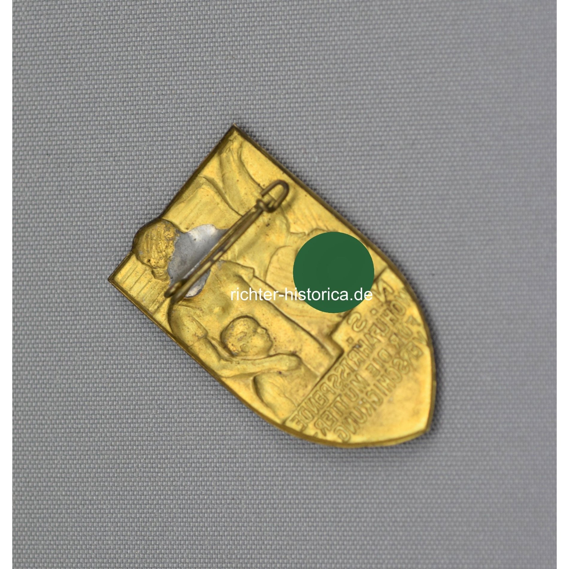 Blechabzeichen 'N.S. Wohlfahrtsspende für die Mütter-Verschickung — image 2