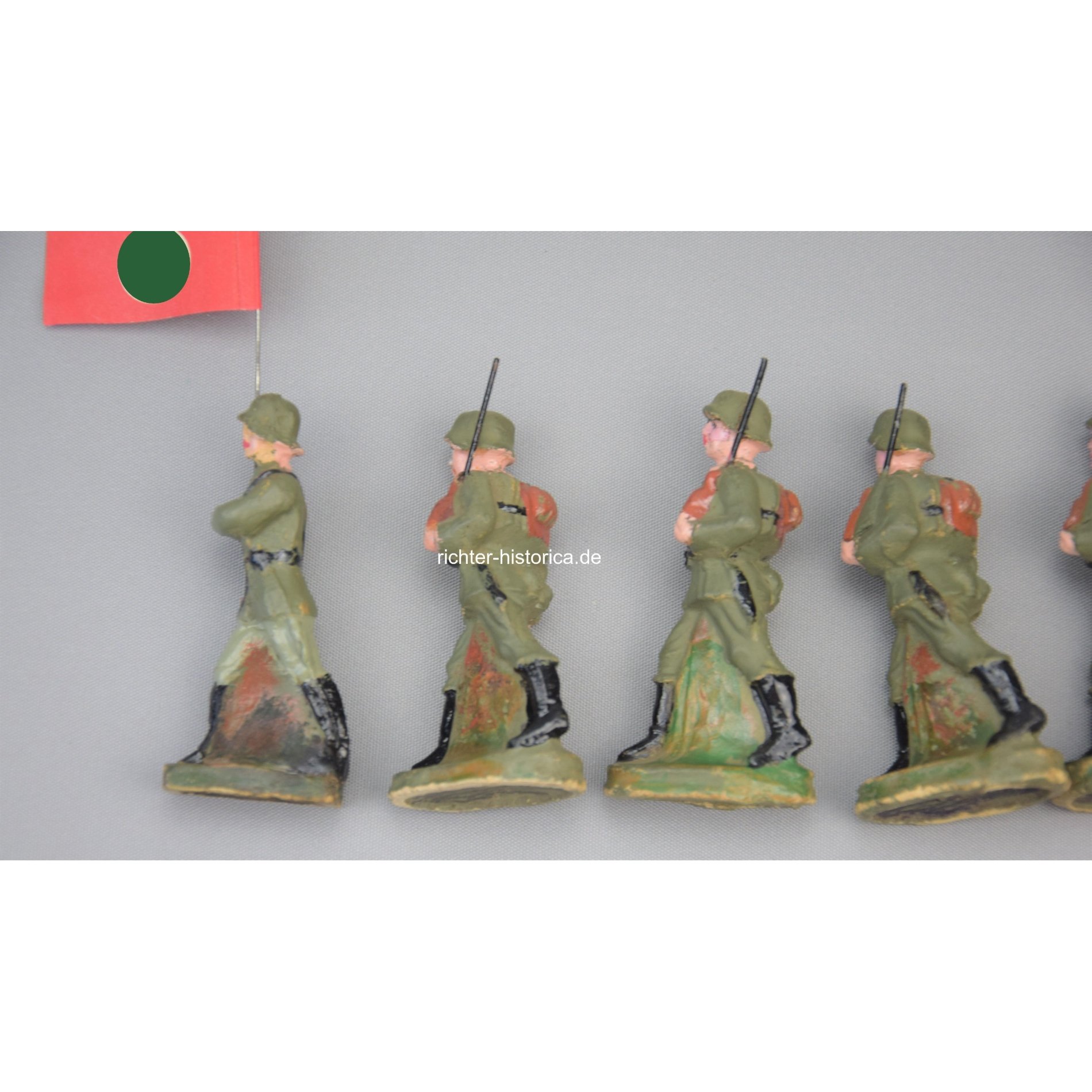 Konvolut Wehrmacht F.F. Leyla Figuren marschierend — image 2