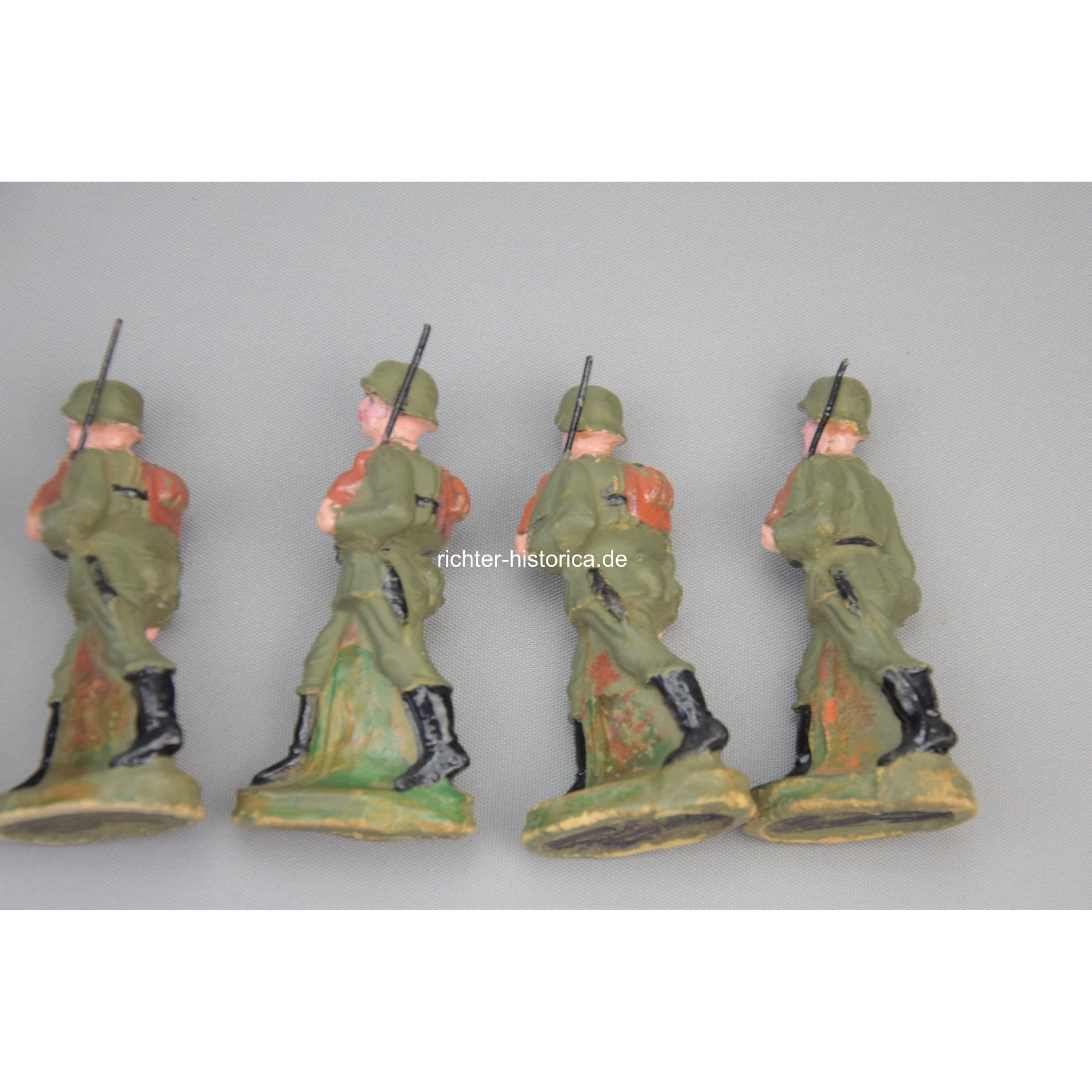 Konvolut Wehrmacht F.F. Leyla Figuren marschierend — image 3