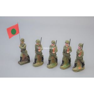 Konvolut Wehrmacht F.F. Leyla Figuren marschierend