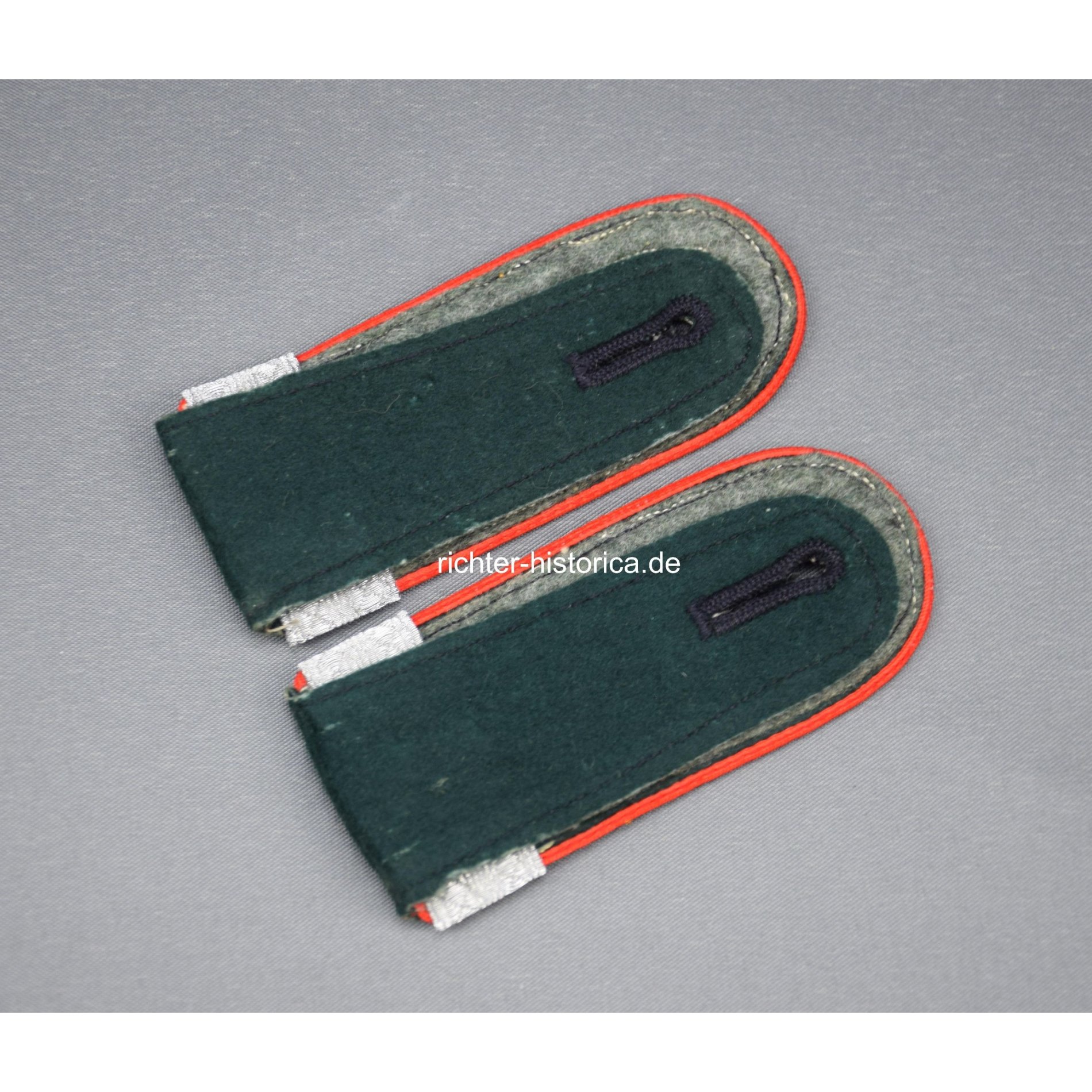 Paar Schulterstücke der Artillerie für einen Unteroffizier mit Überschübe — image 2