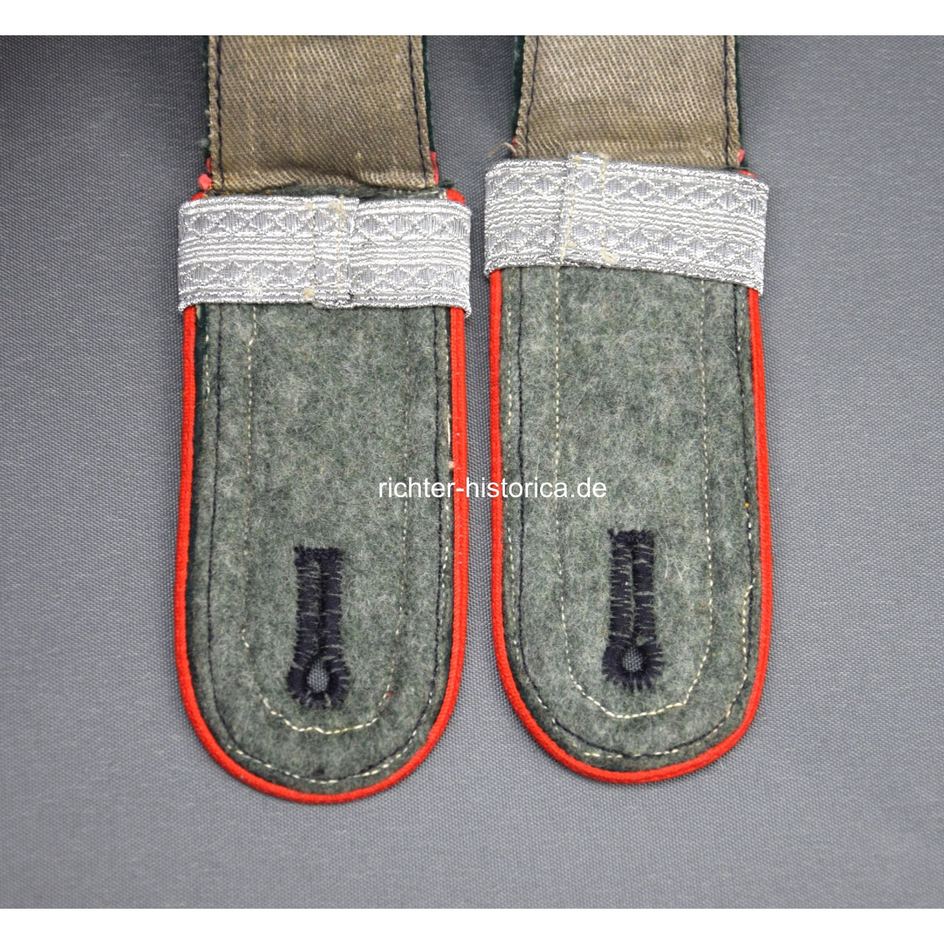 Paar Schulterstücke der Artillerie für einen Unteroffizier mit Überschübe — image 4