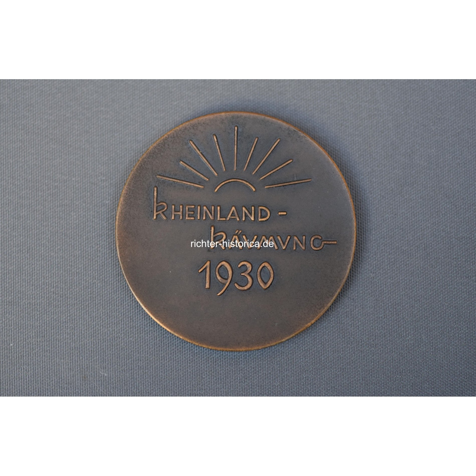 Erinnerungsmedaille im Etui 'Die Knechtschaft hat ein Ende - Rheinland Räumung 1930' — image 2