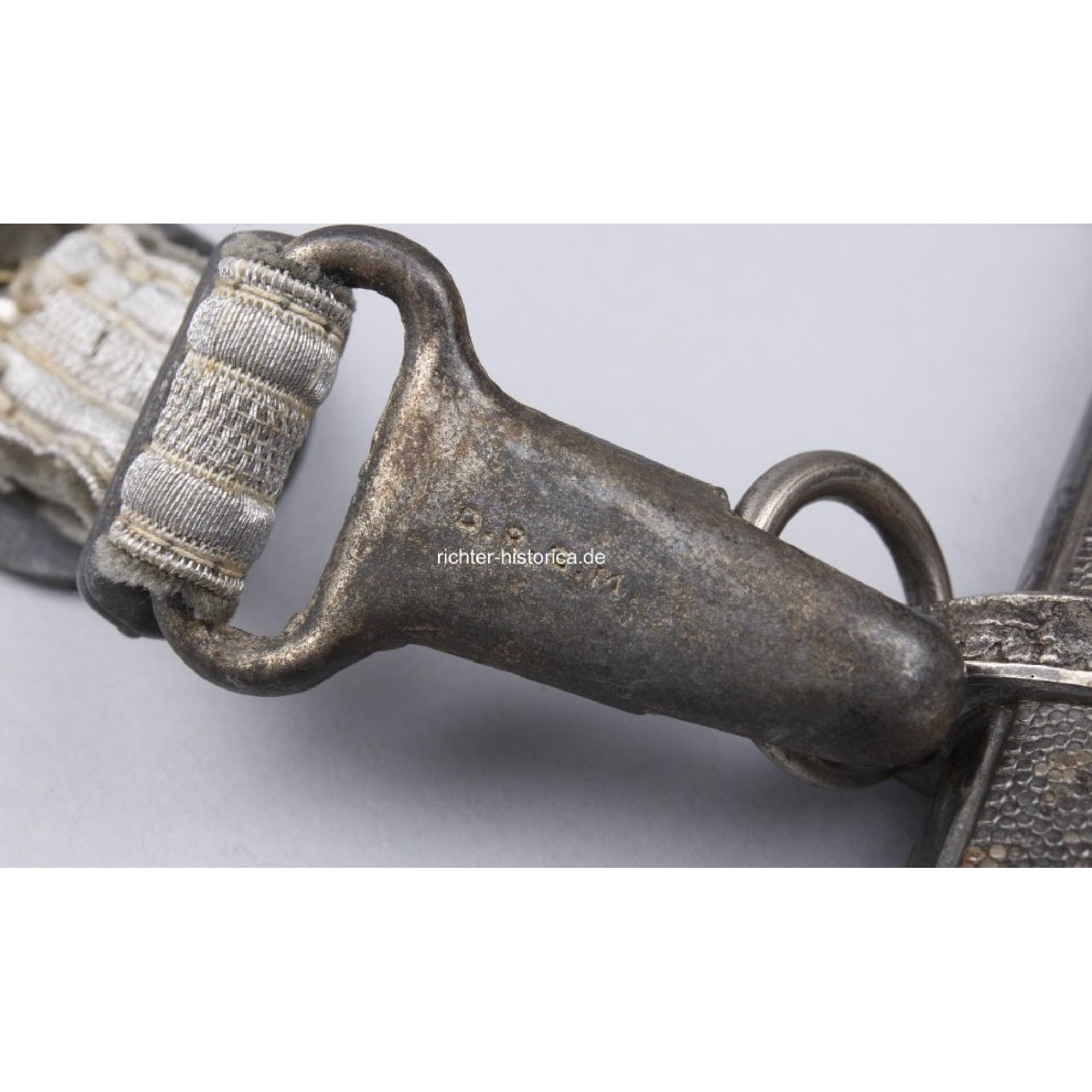 Heeres Offiziersdolch mit Herst. 'P.D Lüneschloss, Lüdenscheid' und Gehänge — image 12
