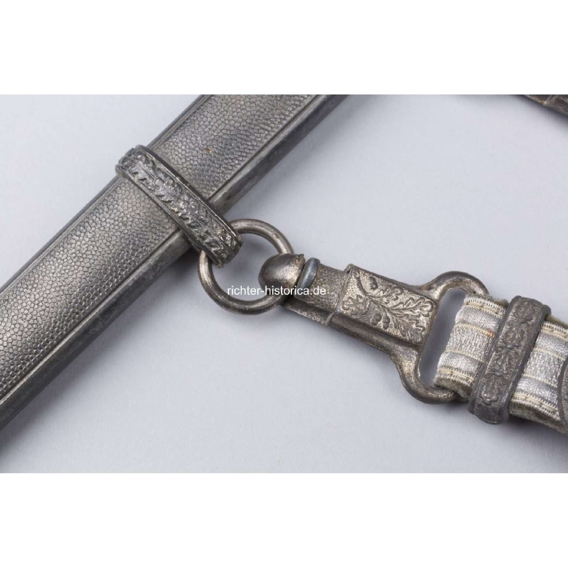 Heeres Offiziersdolch mit Herst. 'P.D Lüneschloss, Lüdenscheid' und Gehänge — image 14