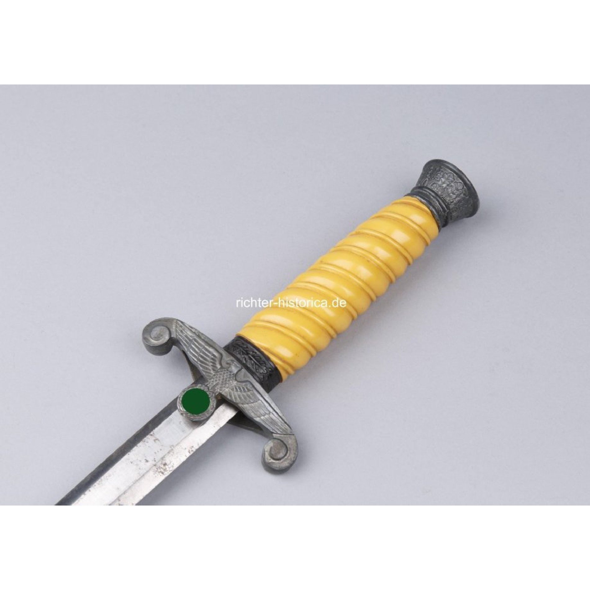 Heeres Offiziersdolch mit Herst. 'P.D Lüneschloss, Lüdenscheid' und Gehänge — image 4