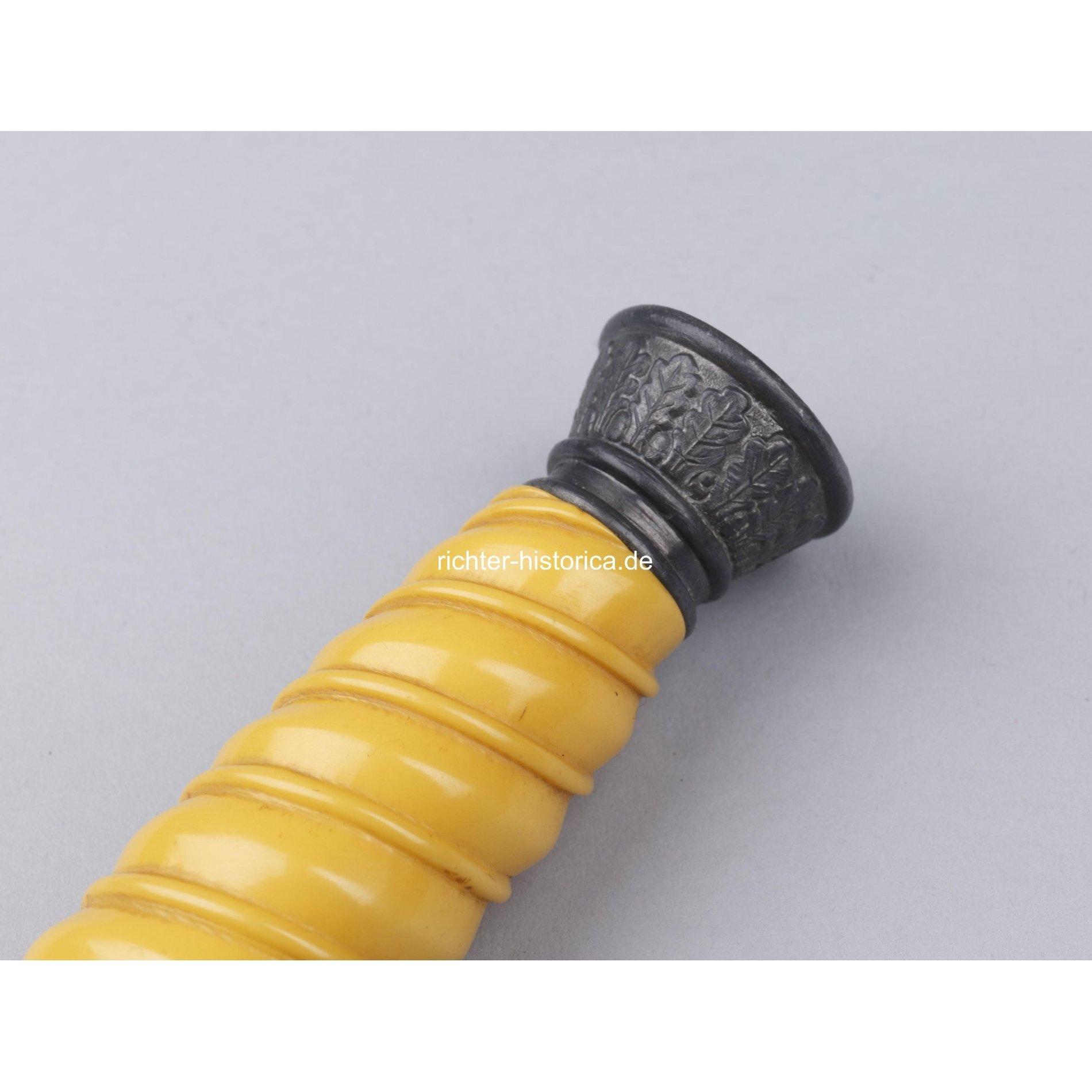 Heeres Offiziersdolch mit Herst. 'P.D Lüneschloss, Lüdenscheid' und Gehänge — image 7