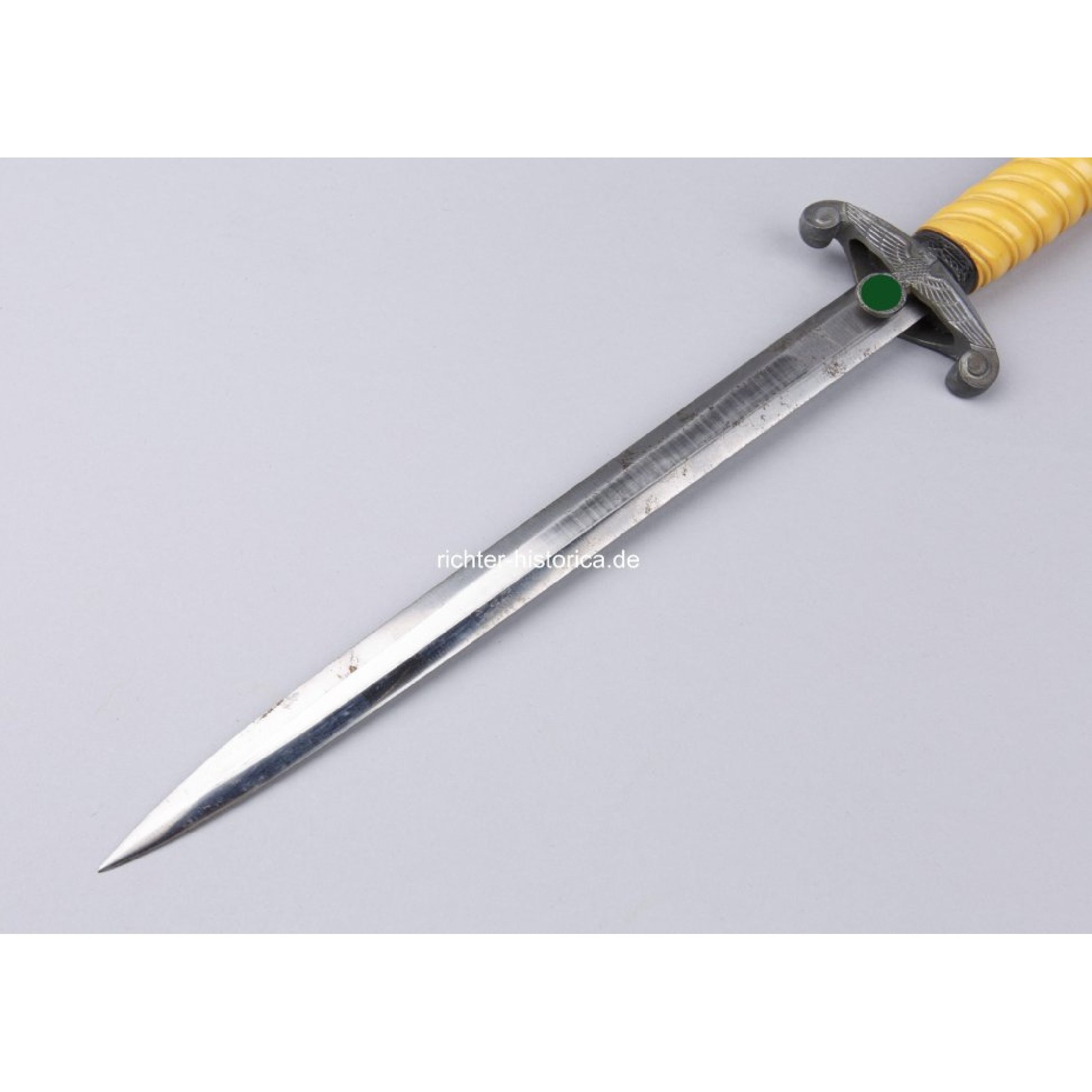 Heeres Offiziersdolch mit Herst. 'P.D Lüneschloss, Lüdenscheid' und Gehänge — image 8