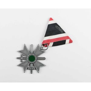 Kriegsverdienstkreuz 2.Klasse mit Schwertern am Österreich-Band Hersteller 'L/15'