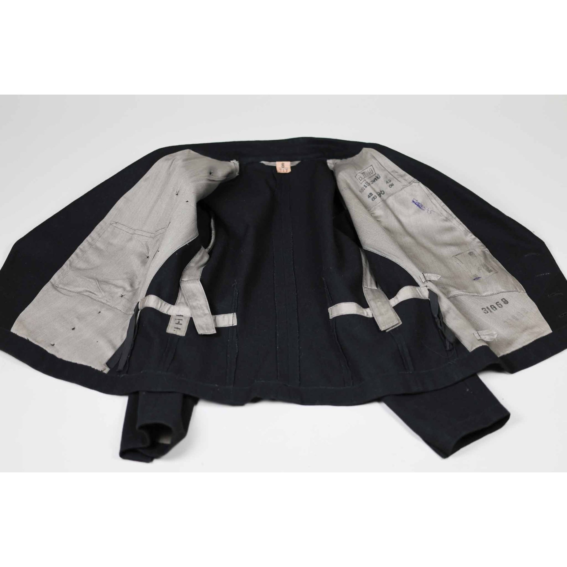 Wehrmacht-Panzeroffizier Uniform von einem Oberleutnant — image 15