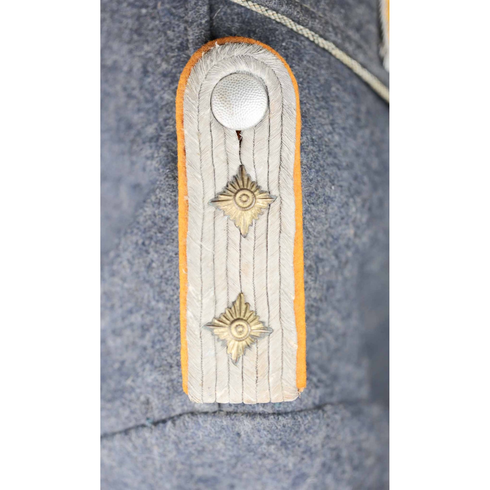 Luftwaffe Uniform für einen Hauptmann der Fliegertruppe mit Frontflugspange in Gold — image 10