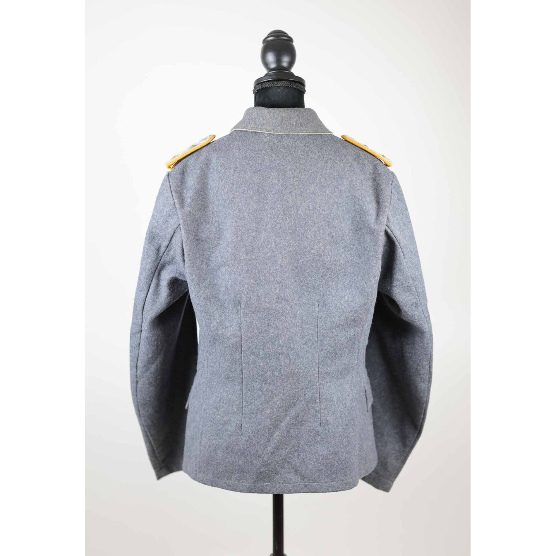 Luftwaffe Uniform für einen Hauptmann der Fliegertruppe mit Frontflugspange in Gold — image 13