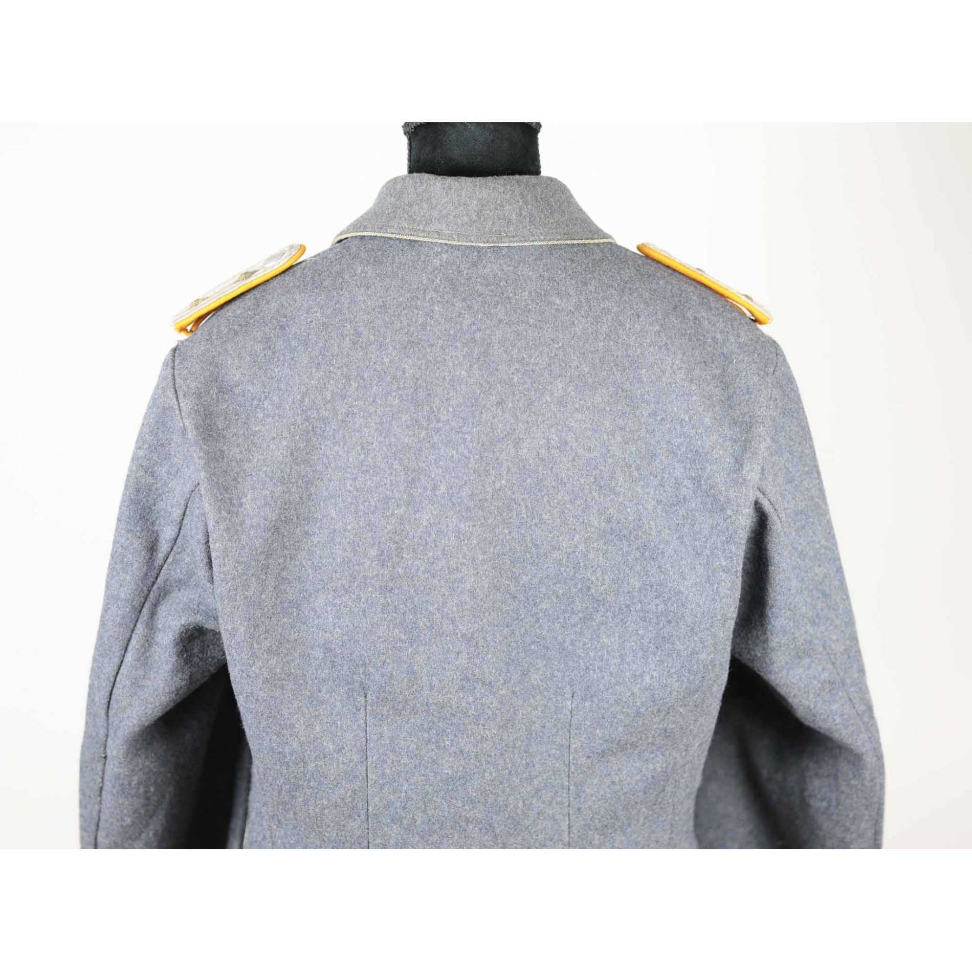 Luftwaffe Uniform für einen Hauptmann der Fliegertruppe mit Frontflugspange in Gold — image 14