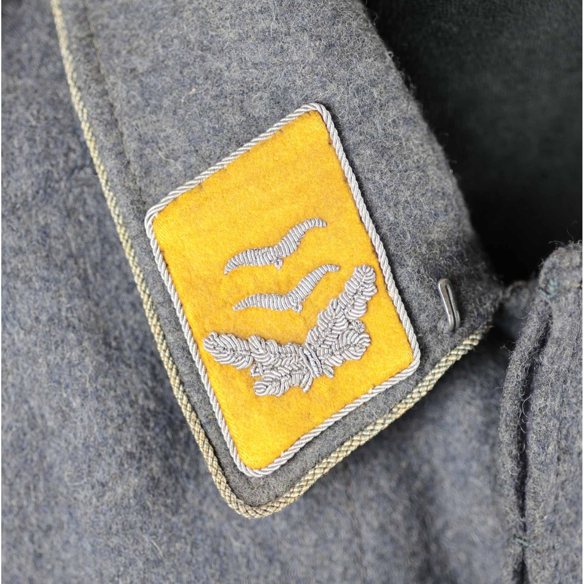 Luftwaffe Uniform für einen Hauptmann der Fliegertruppe mit Frontflugspange in Gold — image 5