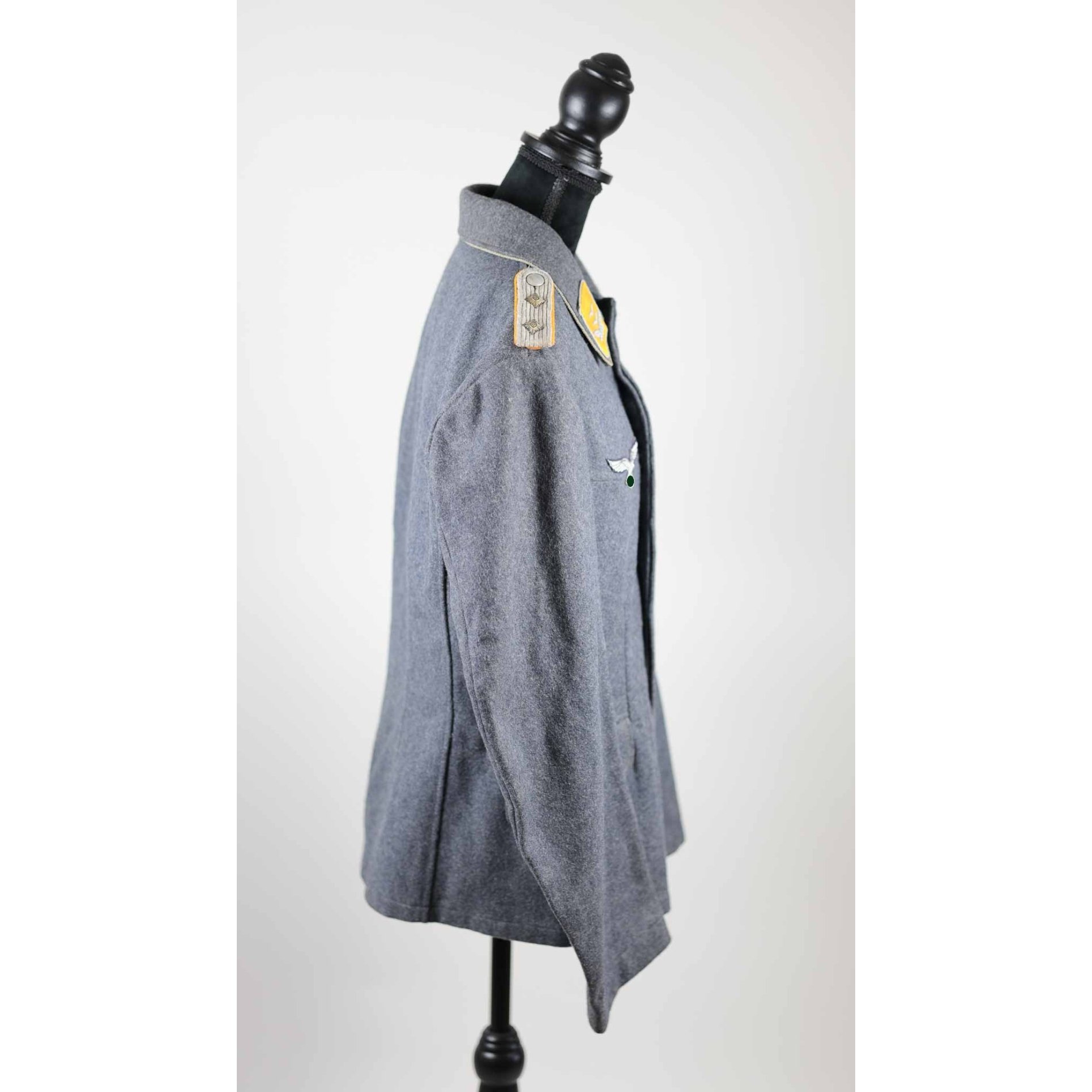 Luftwaffe Uniform für einen Hauptmann der Fliegertruppe mit Frontflugspange in Gold — image 7