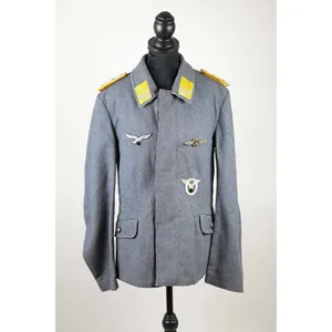 Luftwaffe Uniform für einen Hauptmann der Fliegertruppe mit Frontflugspange in …