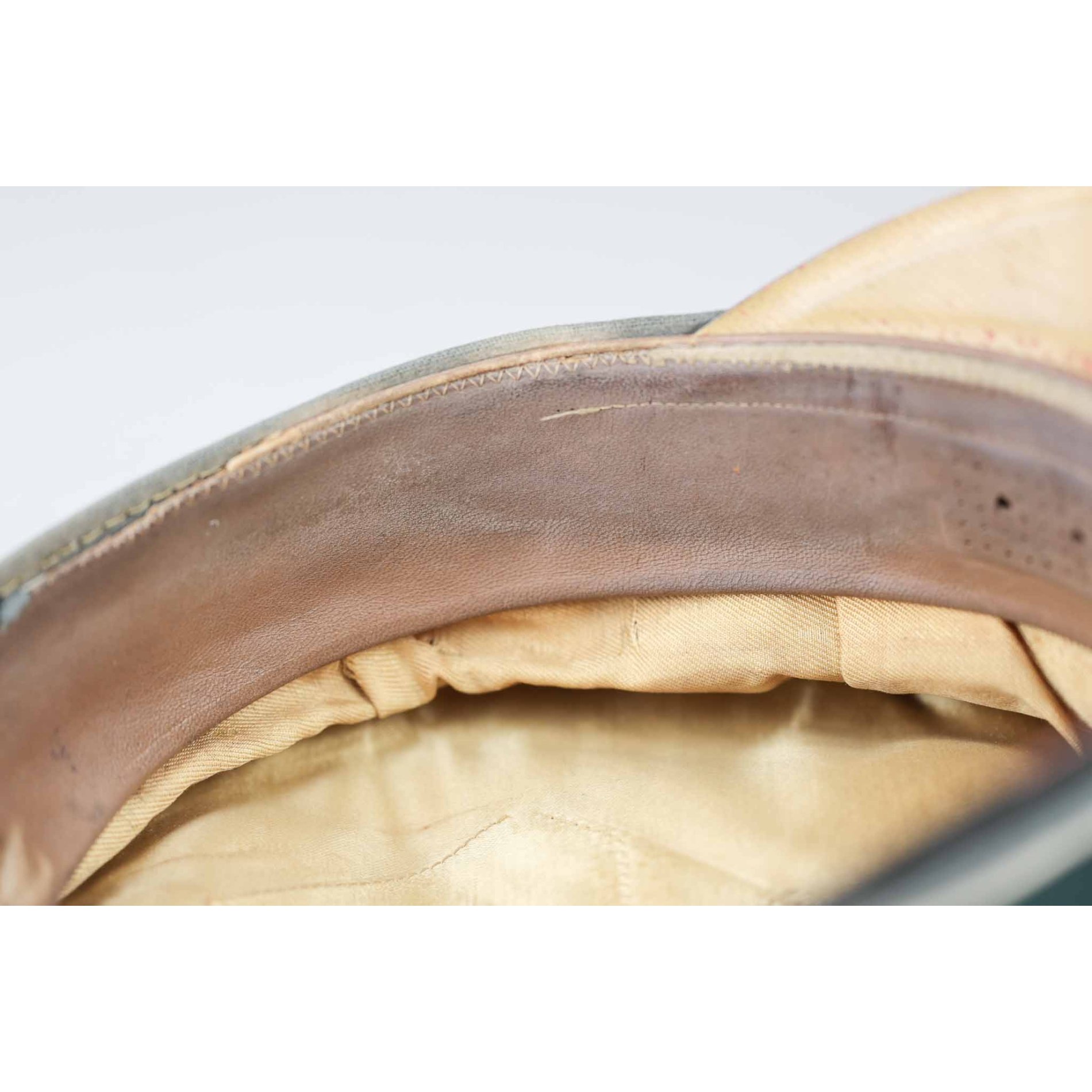 Wehrmacht Schirmmütze für Offiziere im Infanterie Regiment 17 Braunschweig Totenkopf — image 9