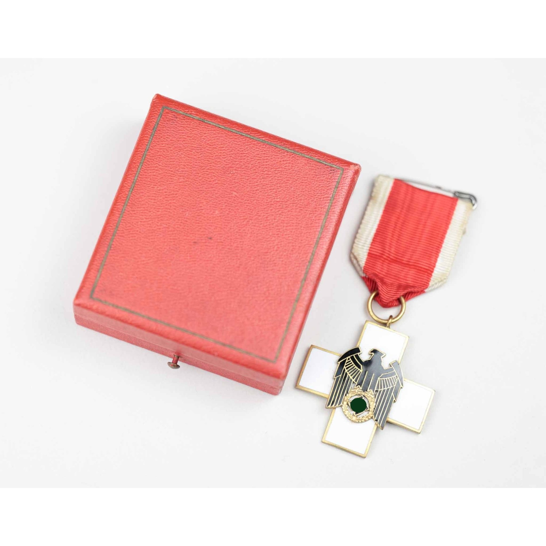 Ehrenzeichen für deutsche Volkspflege 3.Stufe im Etui, Godet Berlin — image 2