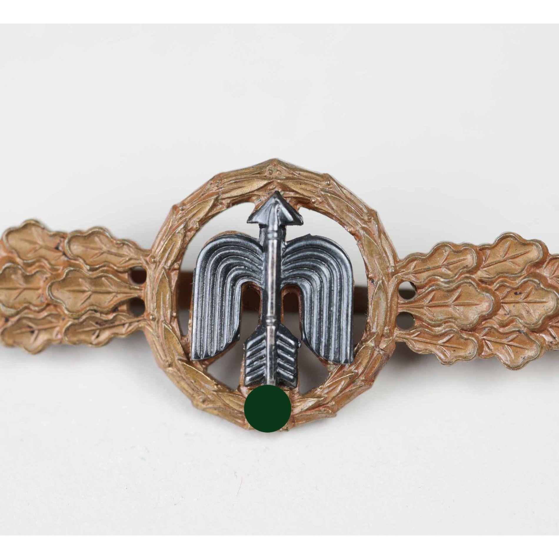 Frontflugspange für Jäger in Bronze im Etui, Zustand 1 MINT — image 3