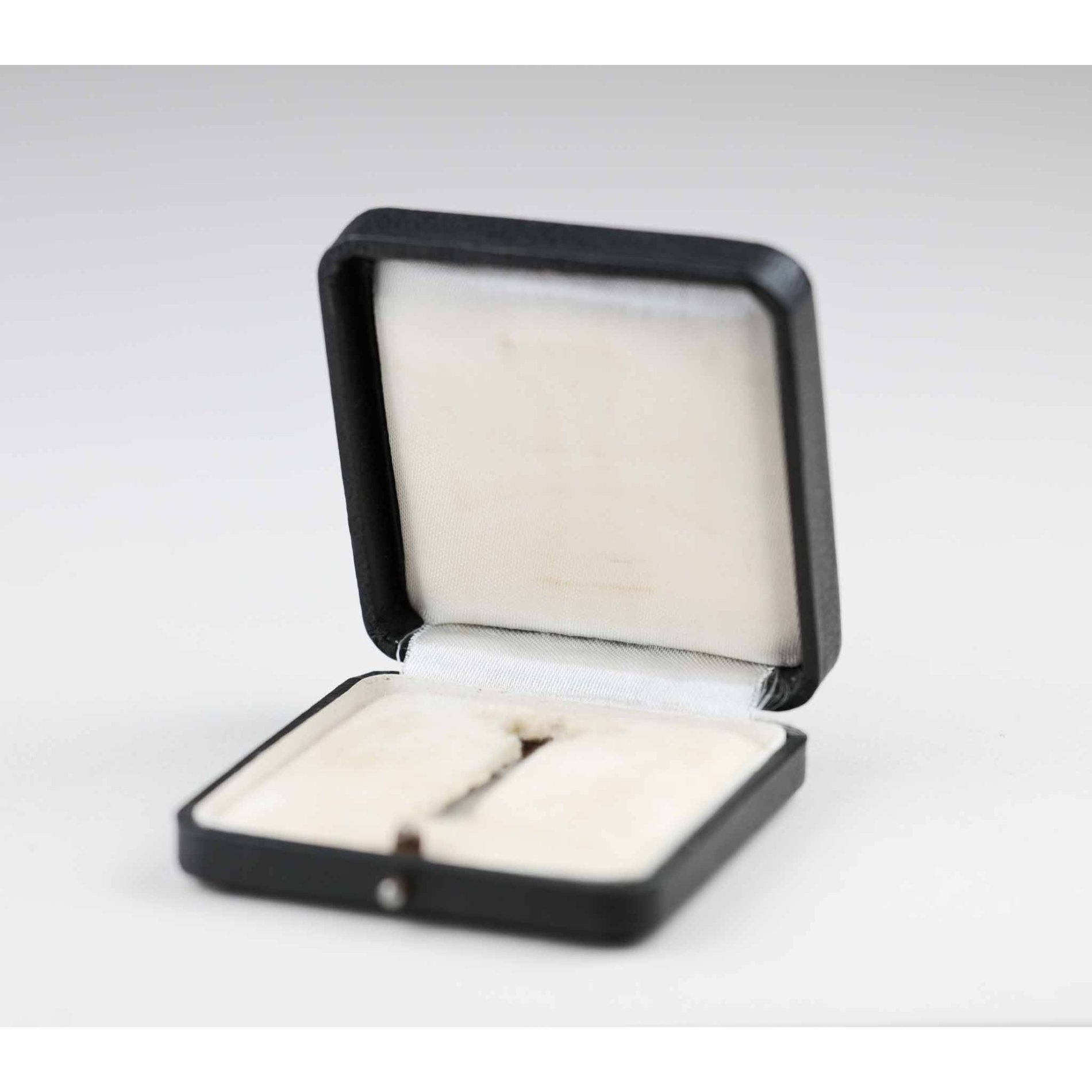 Eiserne Kreuz 1.Klasse 1939 mit Hersteller 'L/11' im Etui — image 12